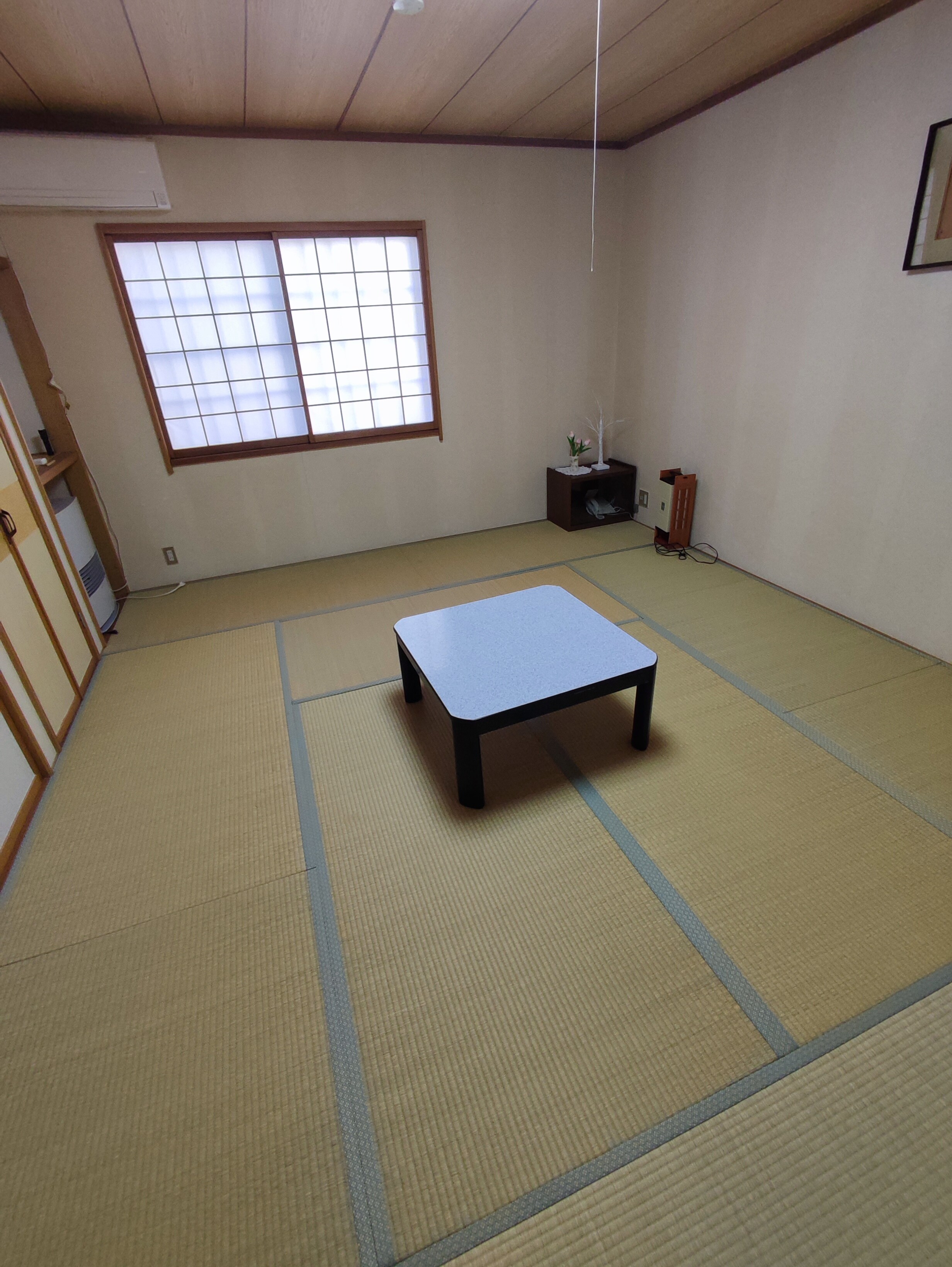 Japanese-style room