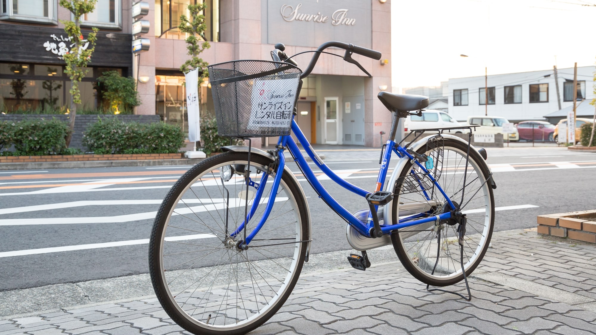 [Services] Free bicycle rentals available for sightseeing and shopping (number is limited).