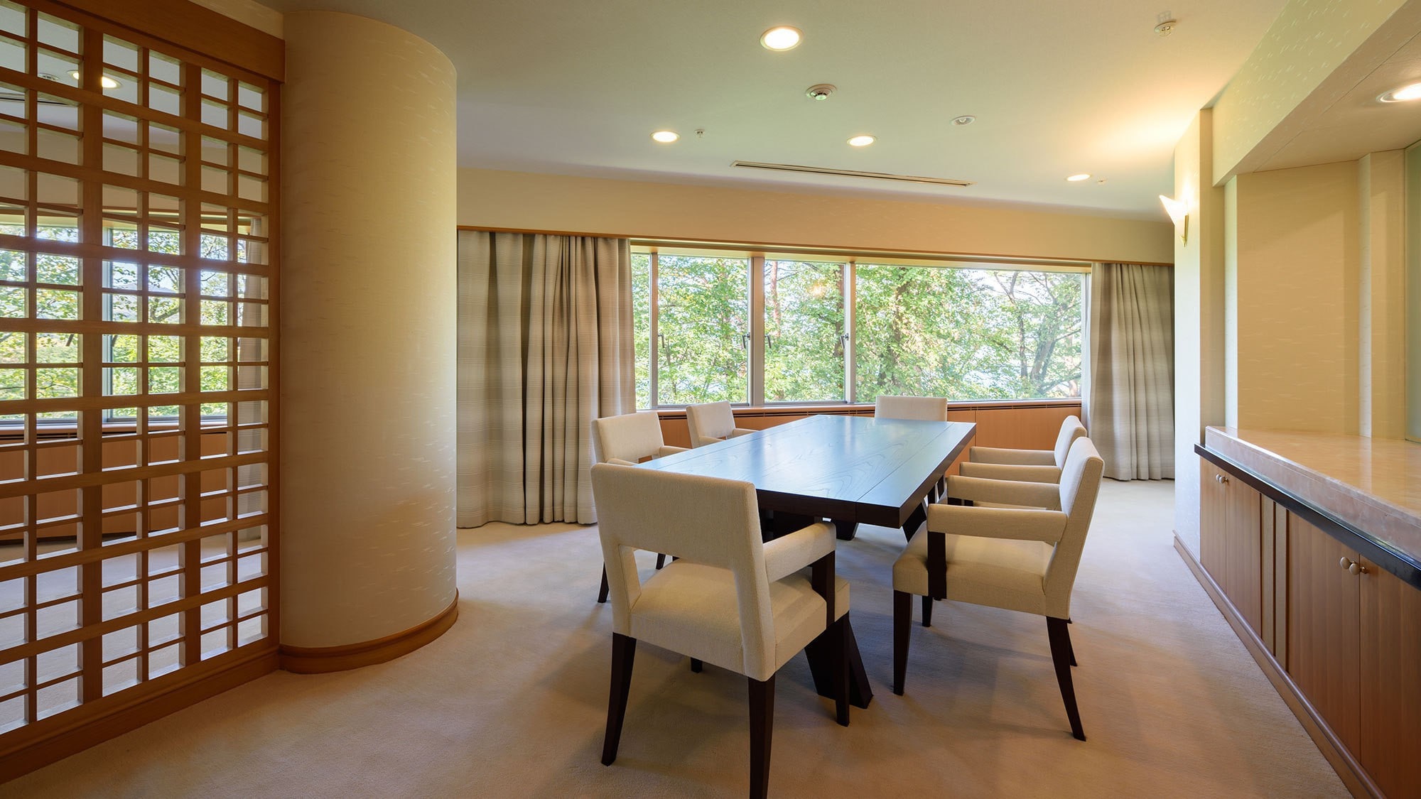 [Premium Comfort Suite] 139 square meters. A special suite with a view bath, only one of its kind.