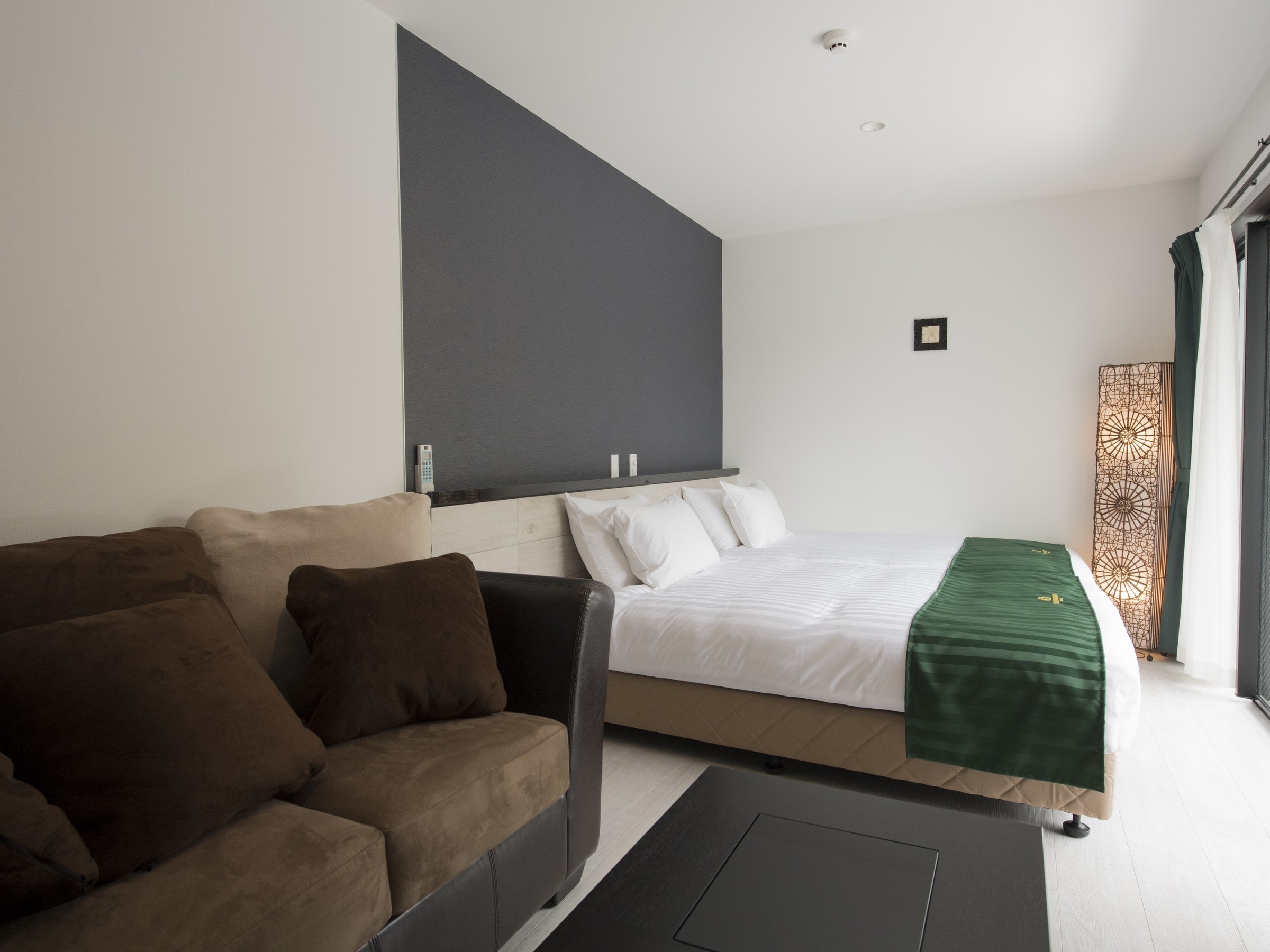 Twin room with two semi-double beds