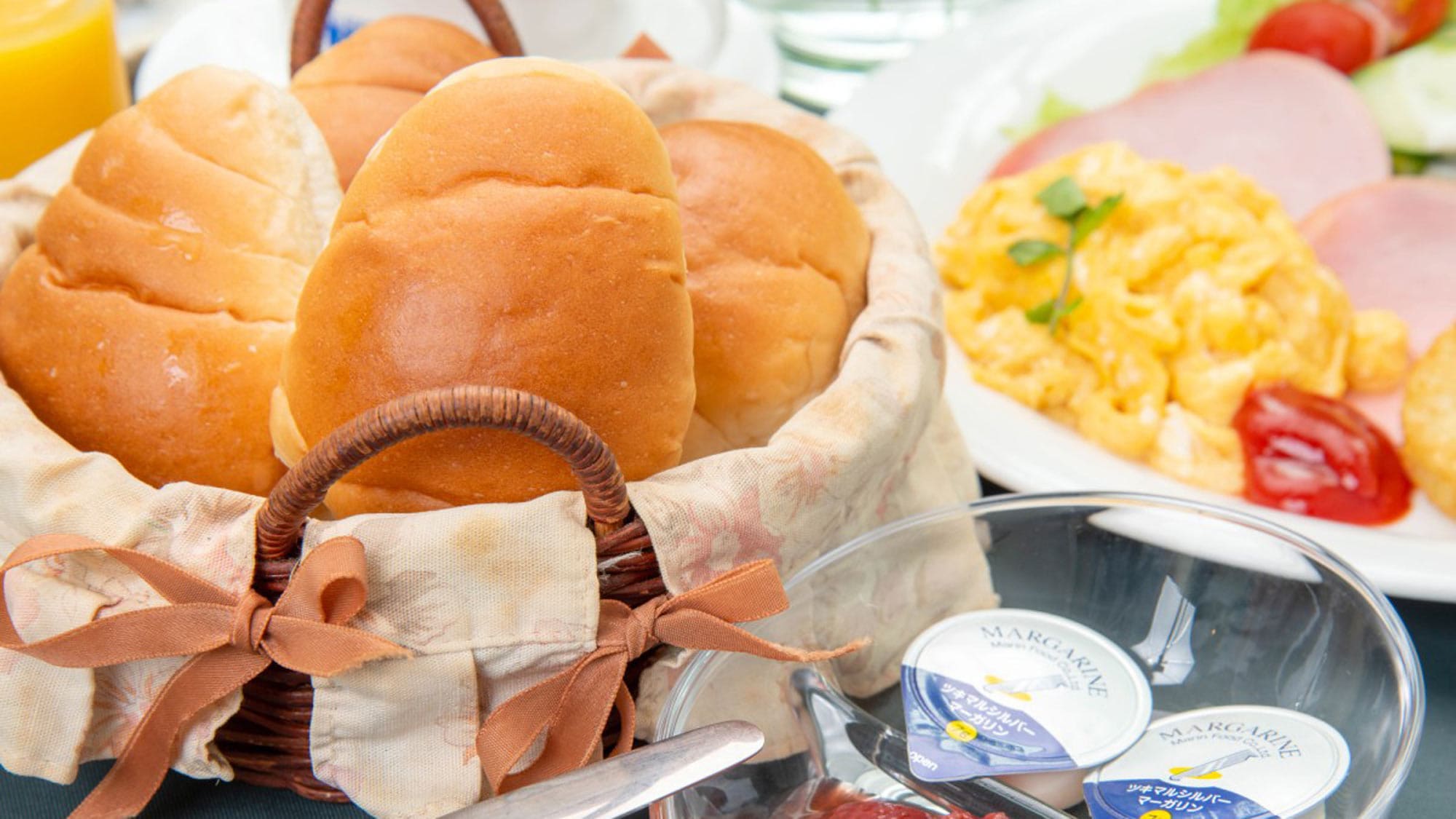 *Breakfast: Enjoy freshly baked bread with plenty of homemade jam.