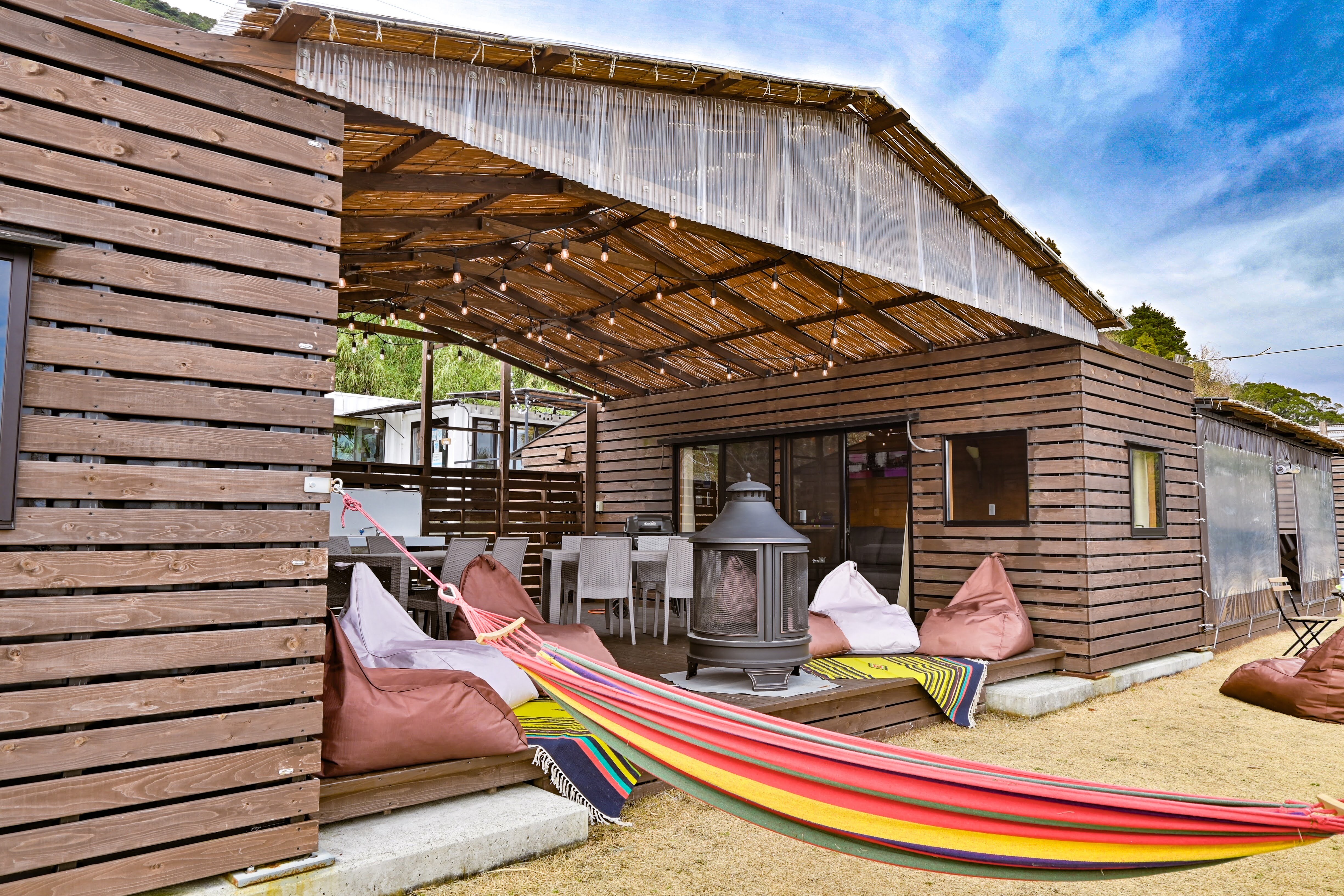 多人入住也十分舒适♪对面小屋（可容纳4至8人）