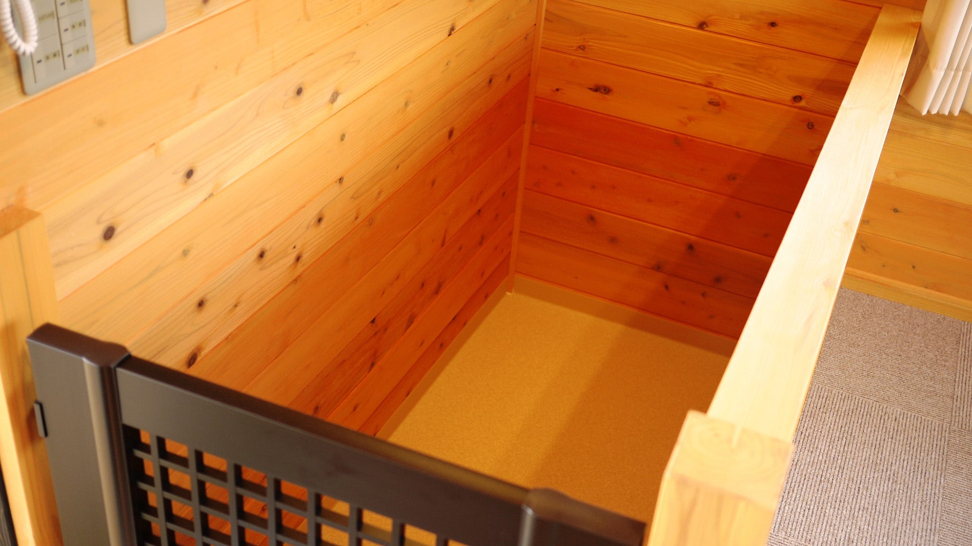 *[Pet cage (for large dogs)] There is a special space for dogs inside the cottage!
