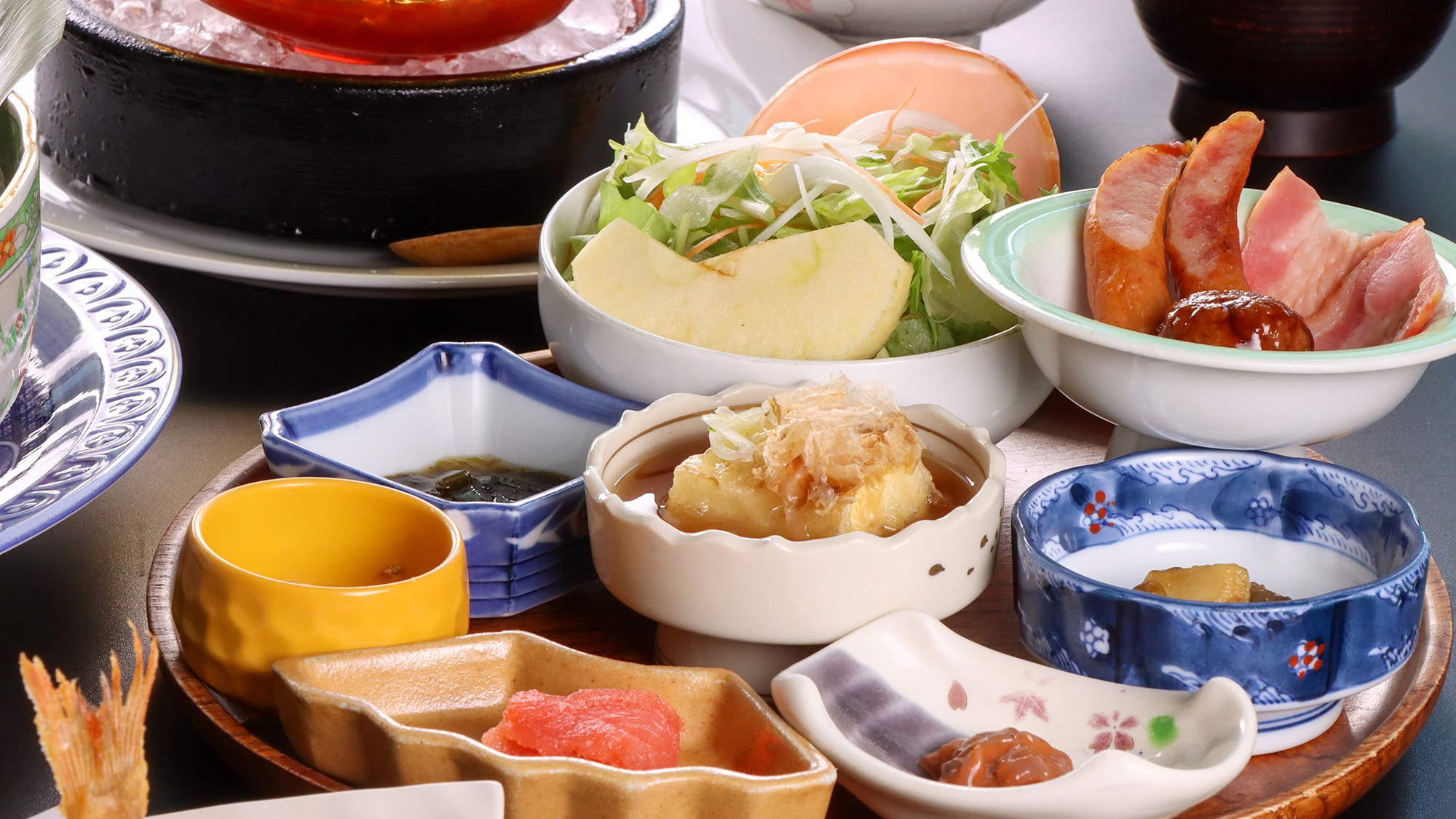 #Breakfast: A luxurious breakfast with homemade side dishes