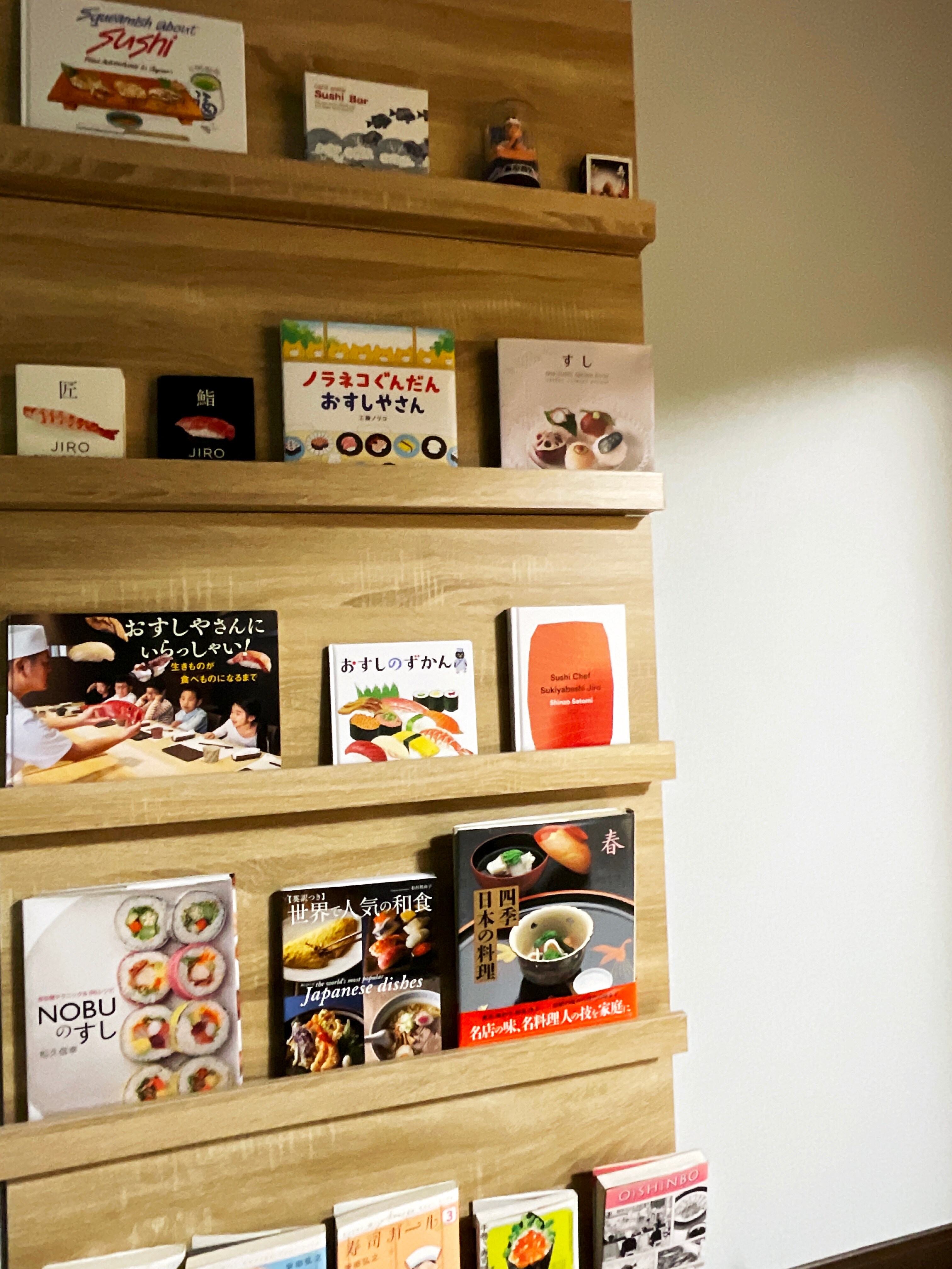 我們有壽司書（百科全書、繪本、漫畫、撲克牌等）！歷史、文化、美味……何不來感受壽司的魅力呢？