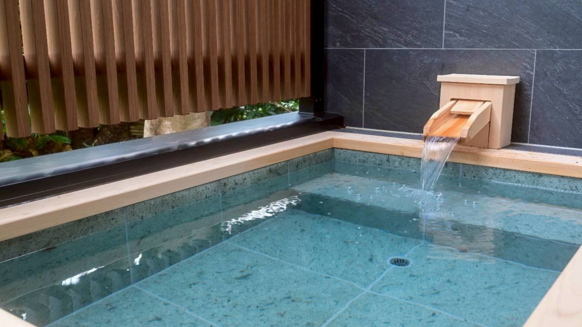 [Maisonette] Suite twin dengan kamar mandi terbuka