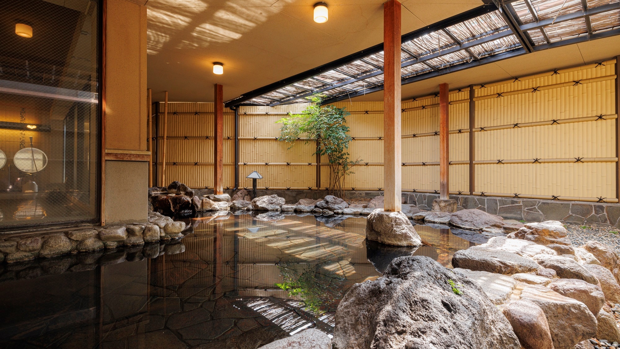 Large public bath｜Women's bath "Otohime" open-air bath