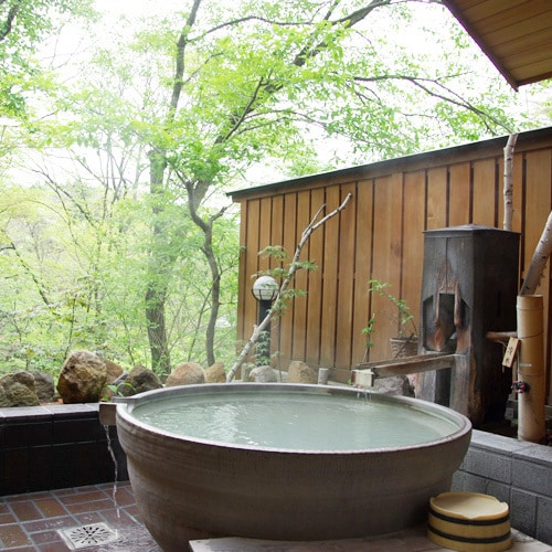 Open-air bath