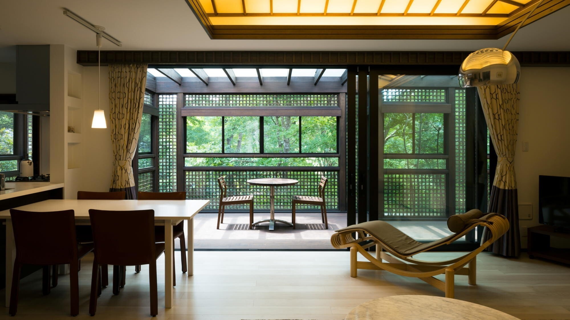 [Fairway Side Deluxe Suite 107 square meters] Guest room image