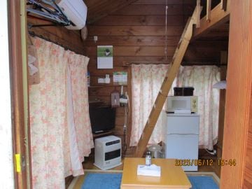 平房內部