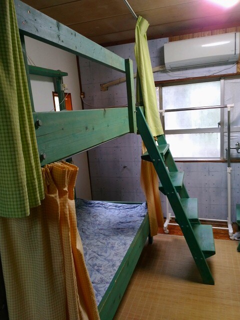 Asrama Tempat Tidur Susun