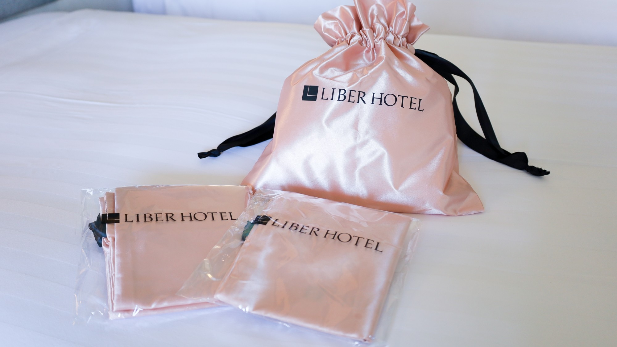Liber Hotel original spa bag