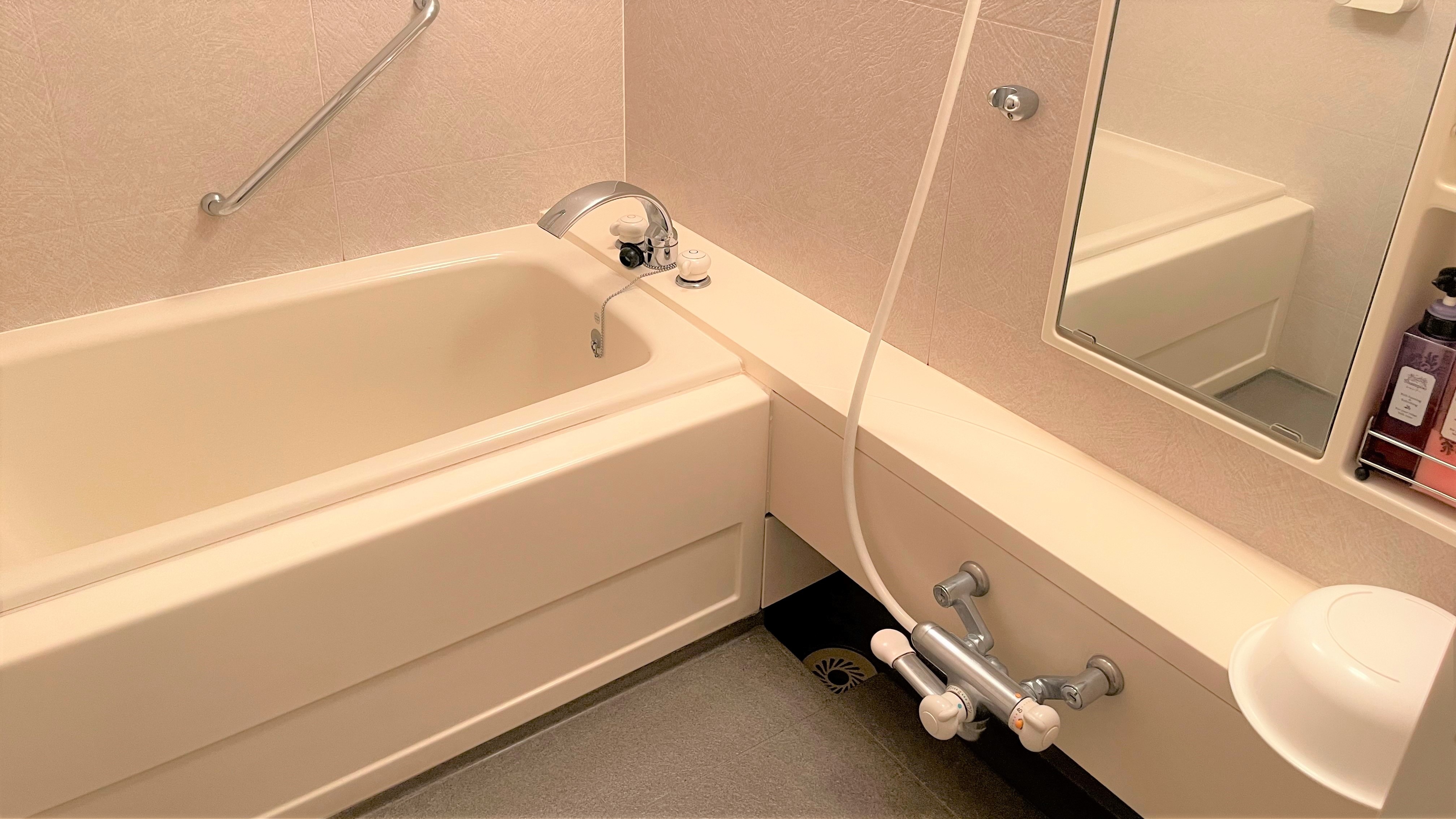 [Deluxe Twin] Bathroom