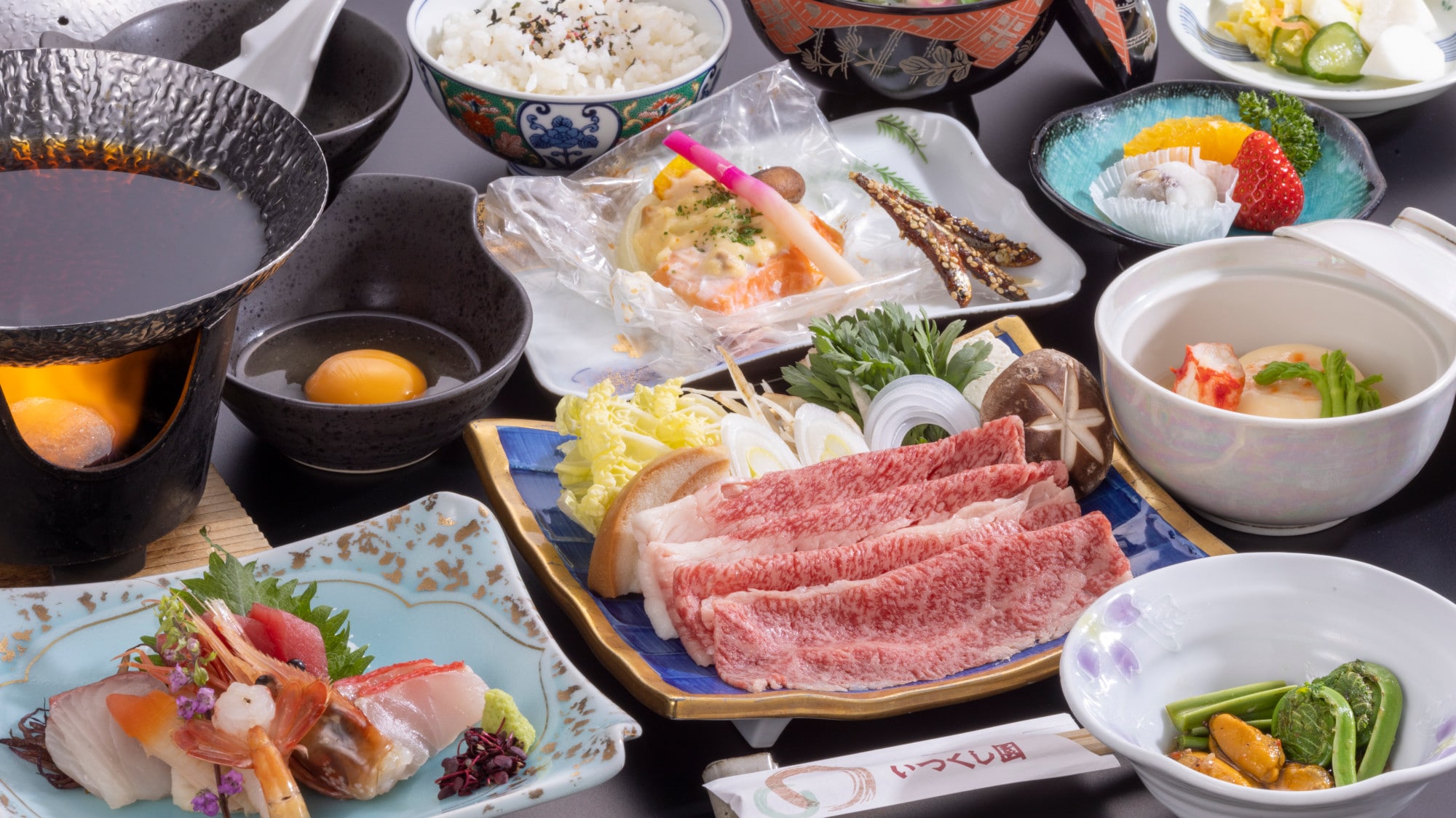 Nikmati marblingnya, yang ditandai dengan rasa manis yang kuat dan cita rasa yang kaya! "Sukiyaki daging sapi Maezawa"♪