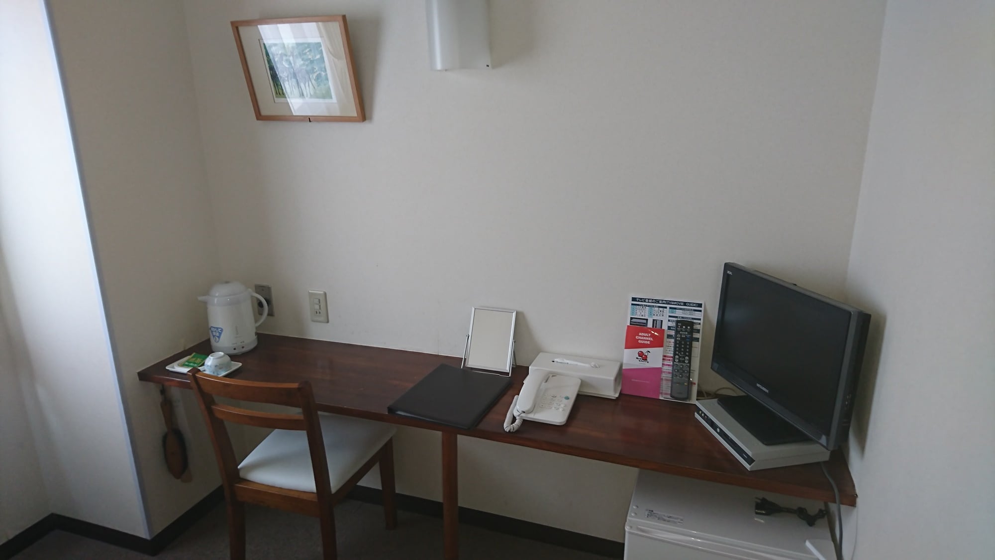 ・ Single room 24-inch TV