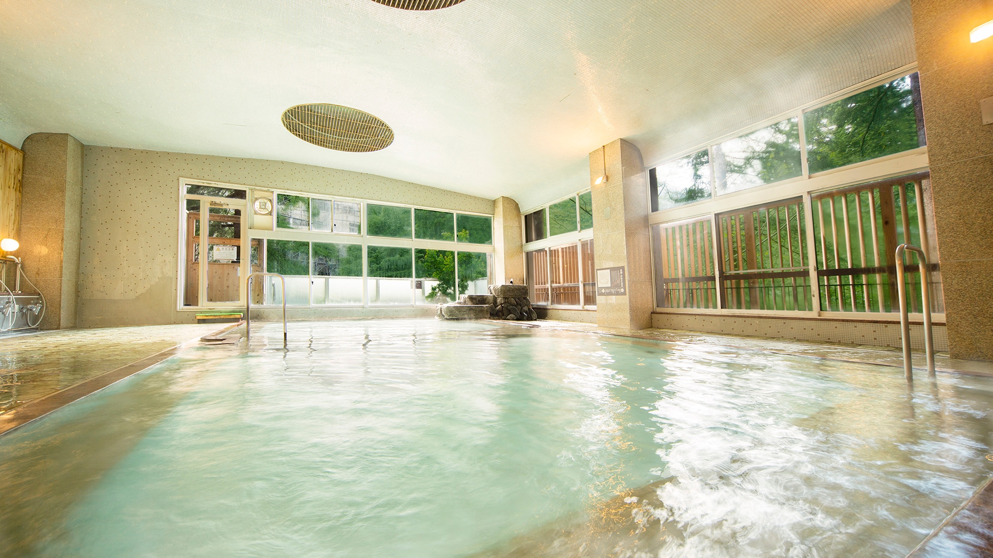 Men's large bath