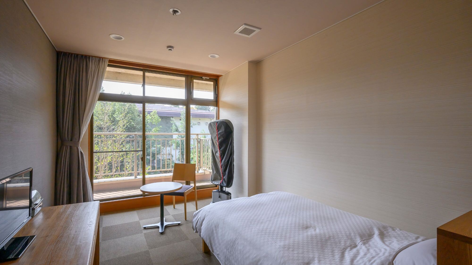 Also recommended for business use. A spacious single room. Wi-Fi available throughout the building, non-smoking, with a toilet