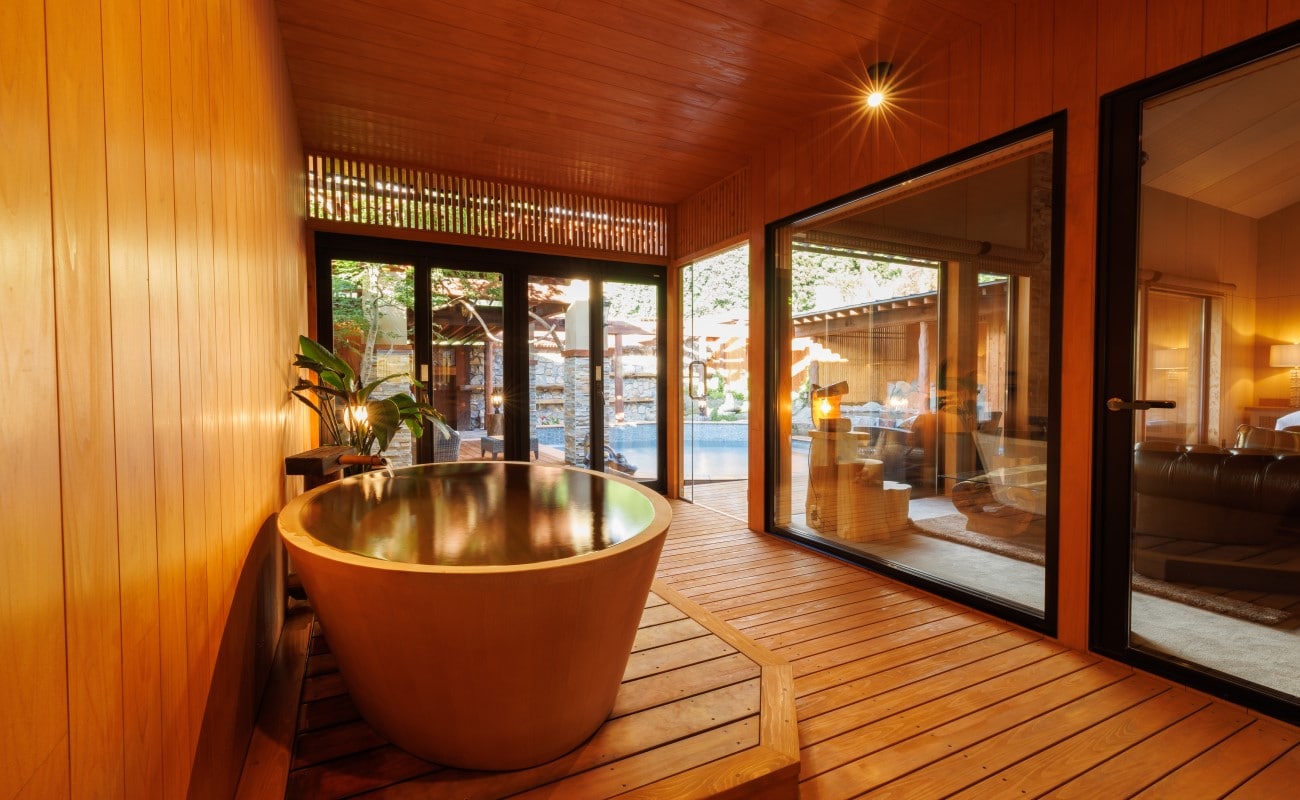 Sora Indoor Bath