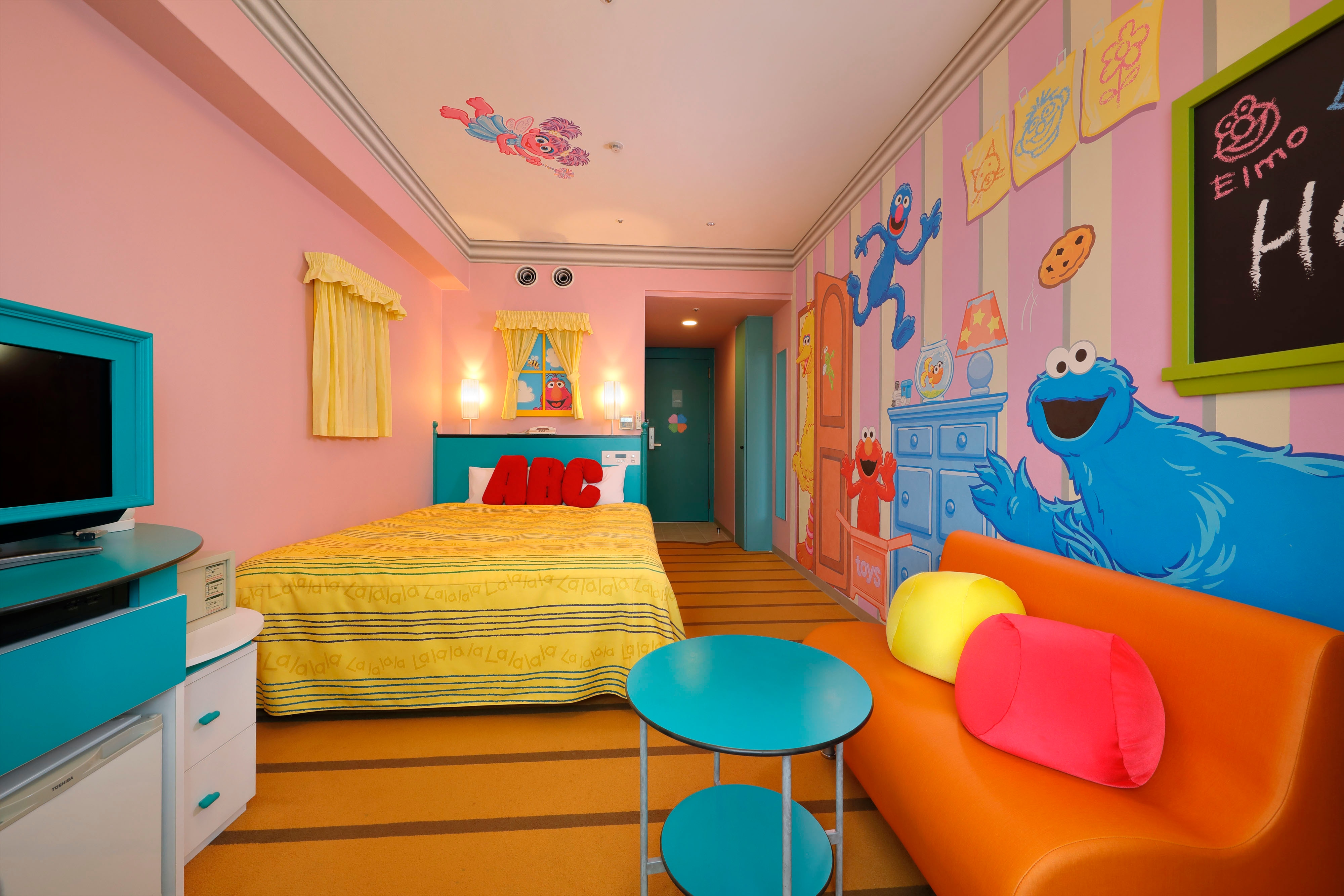 Sesame Street TM Exciting Fun Room Double