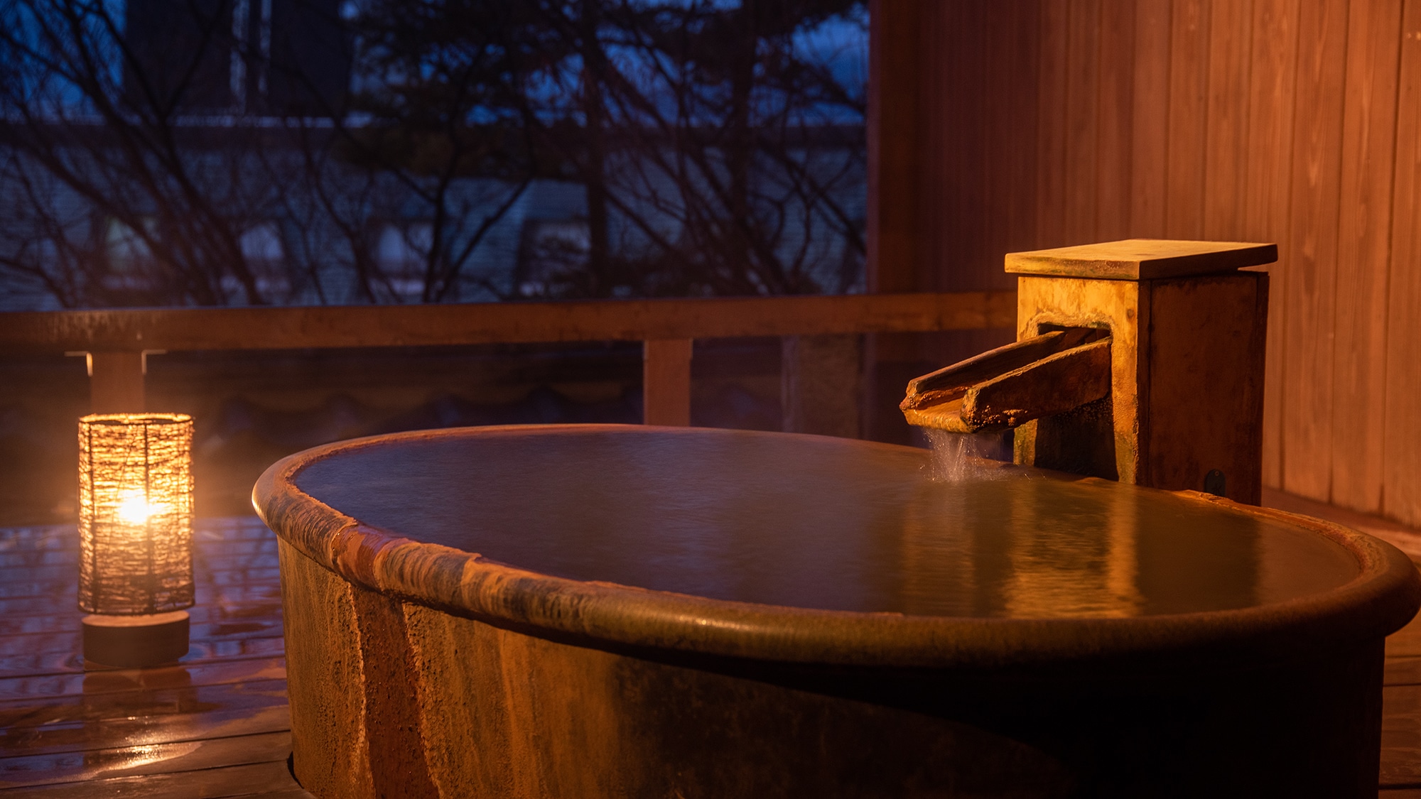 * Tree Drops [Guest room with open-air bath with golden hot water]