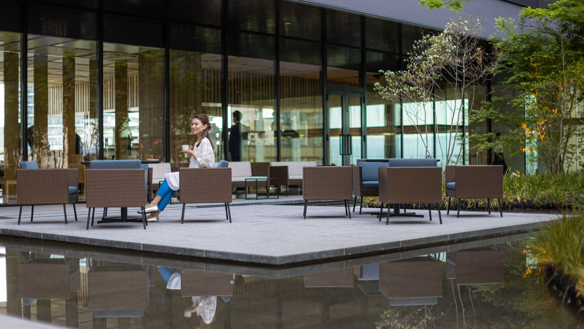 Lagoon: Relax in the courtyard on sunny days.