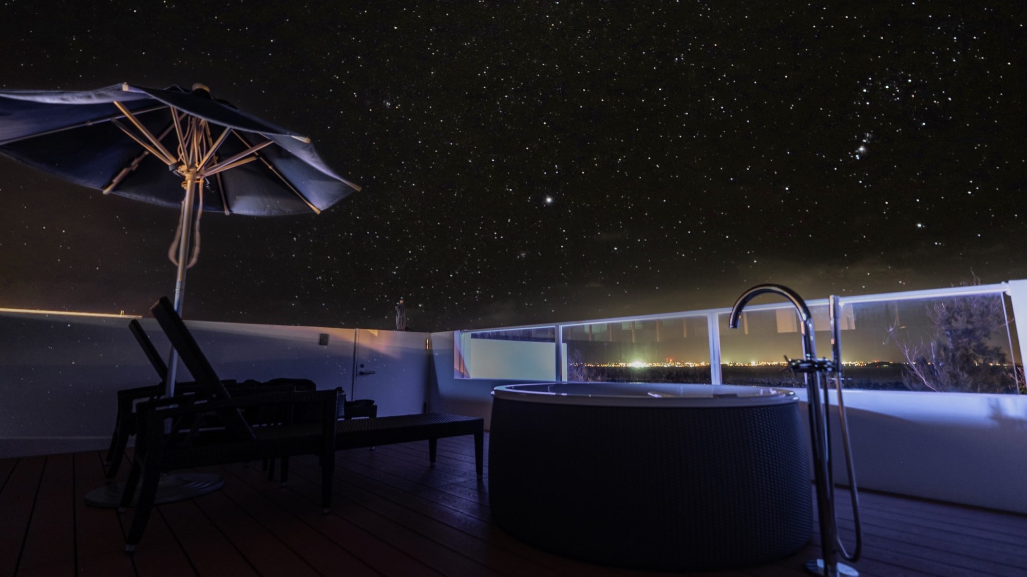 Royal Suite Villa (night)