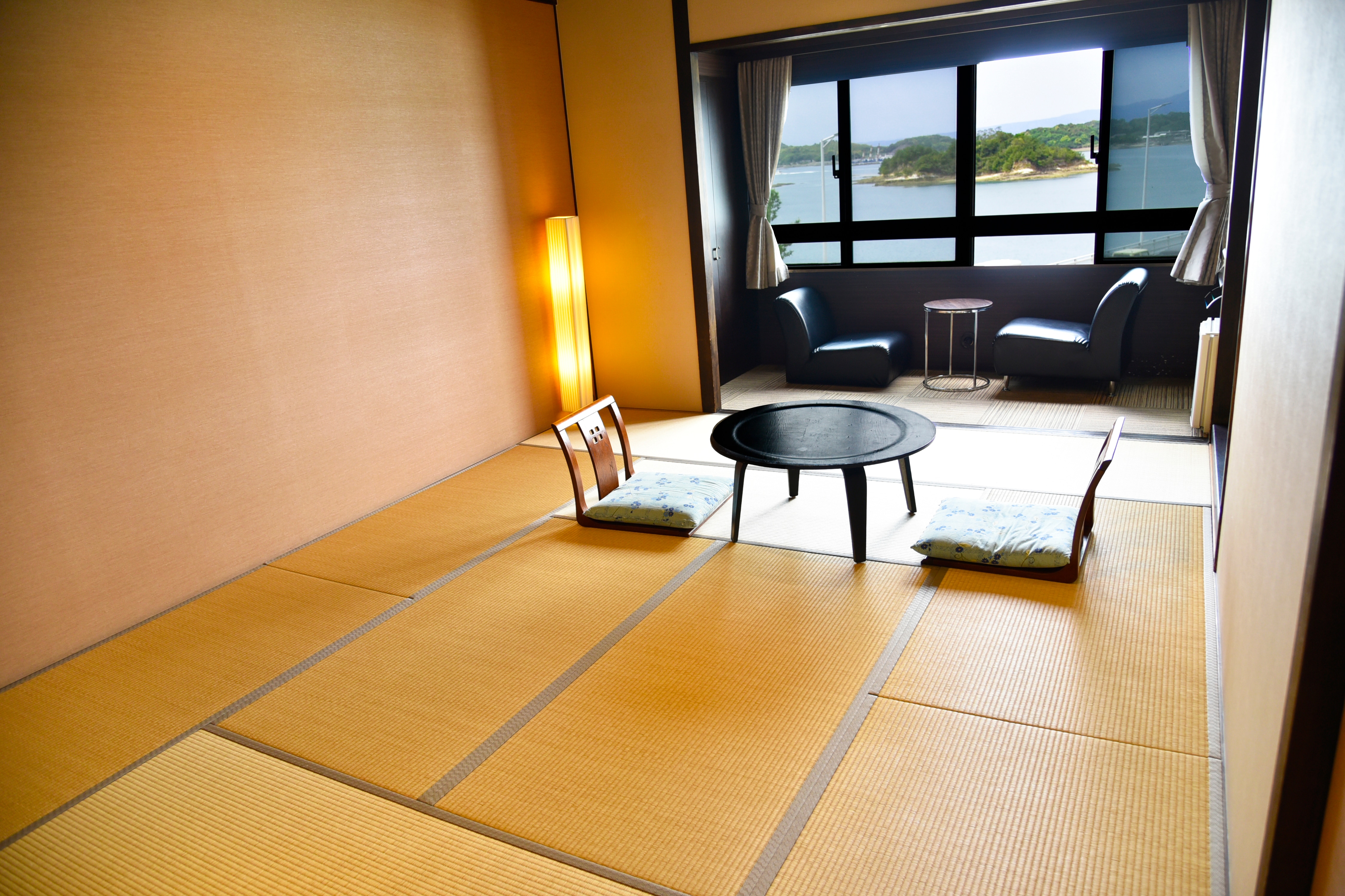 Japanese-style room 12 tatami mats 2