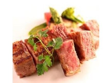 米澤牛肉菜餚（圖）