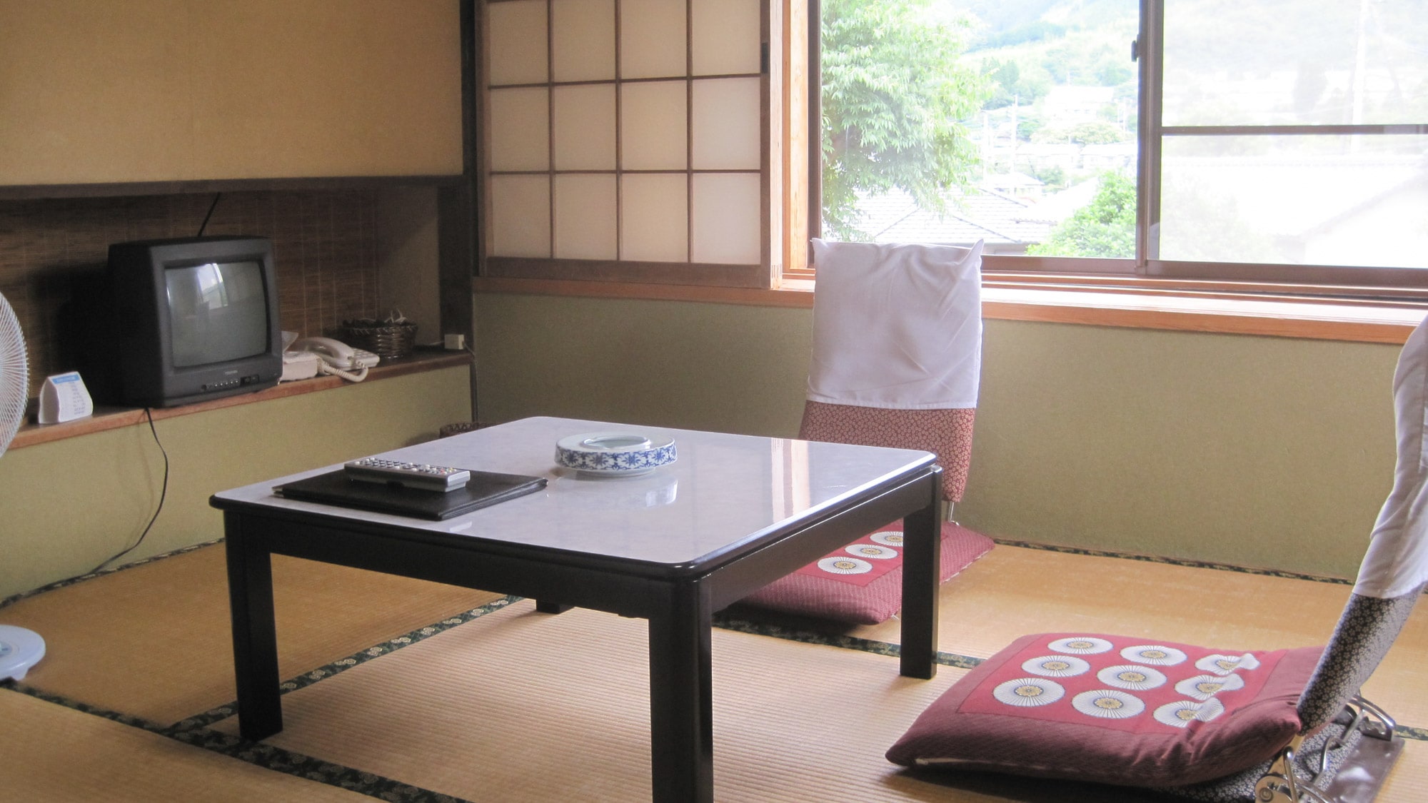 * [Example without Japanese-style toilet] Please relax like your own home