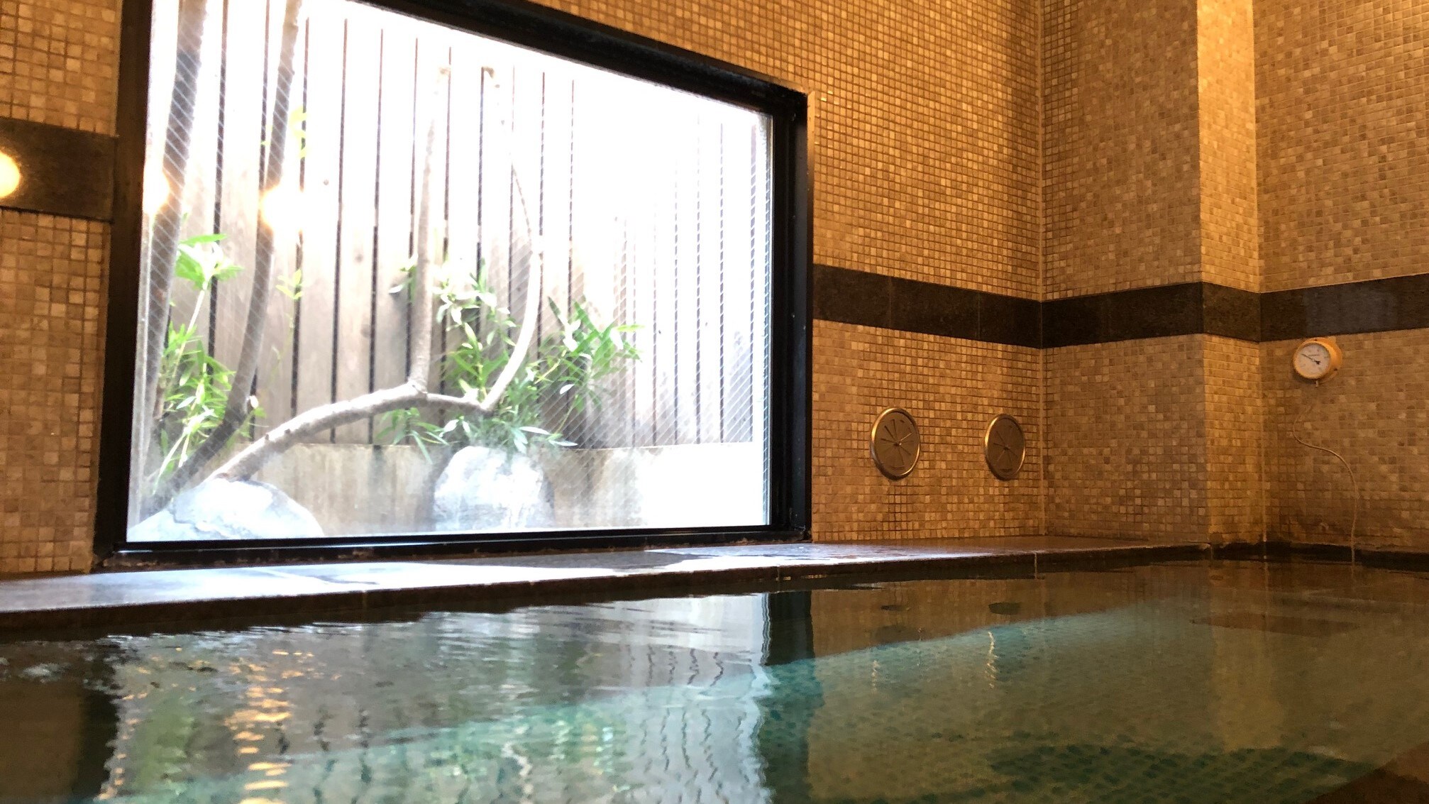 Artificial radium public bath ◇ 15:00 to 2:00 and 5:00 to 10:00 the next day