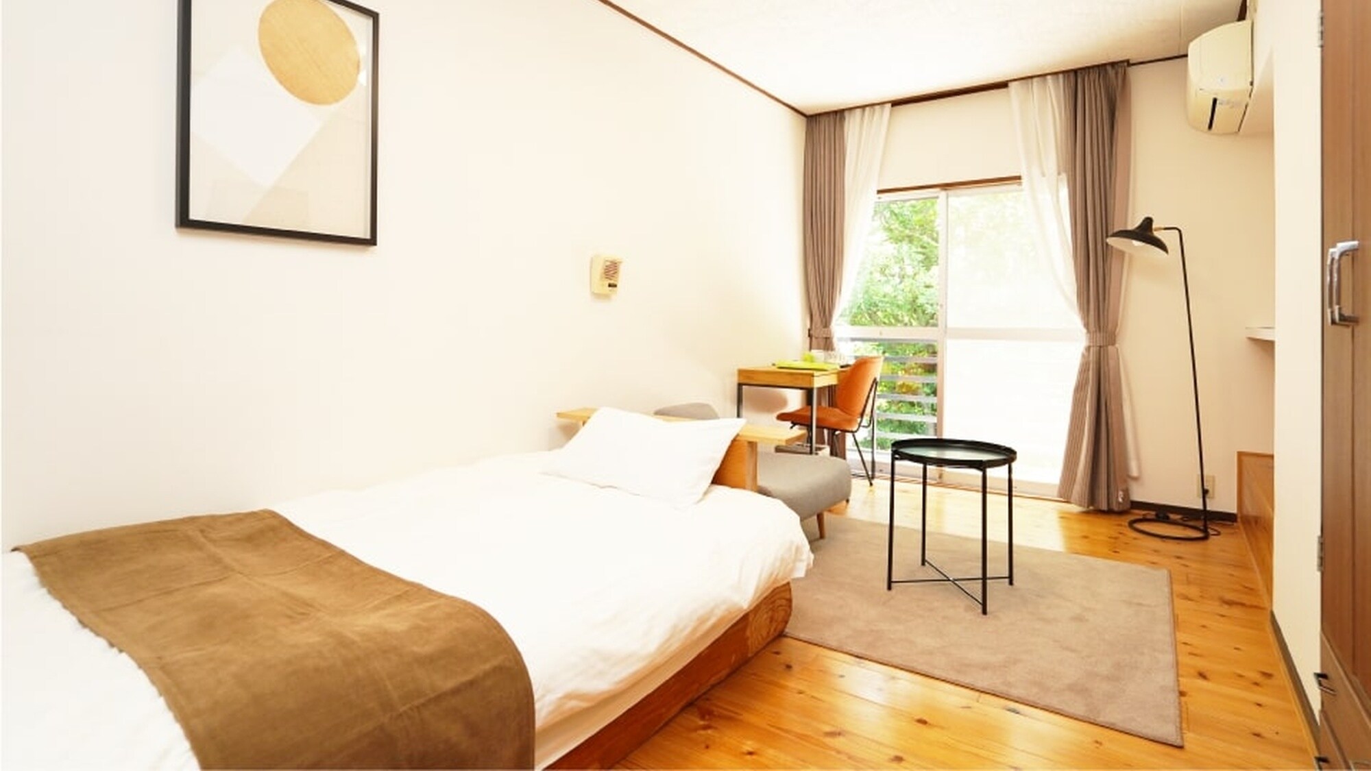 • [Tòa nhà sáng lập / Phòng đơn kiểu phương Tây] Đây là phòng khách ở tầng 2 của Tòa nhà sáng lập (khu phụ), bao quanh là khu rừng yên tĩnh.