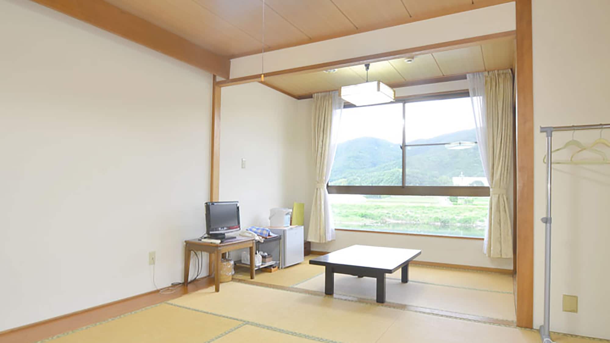 *[Japanese-style room 11 tatami mats]