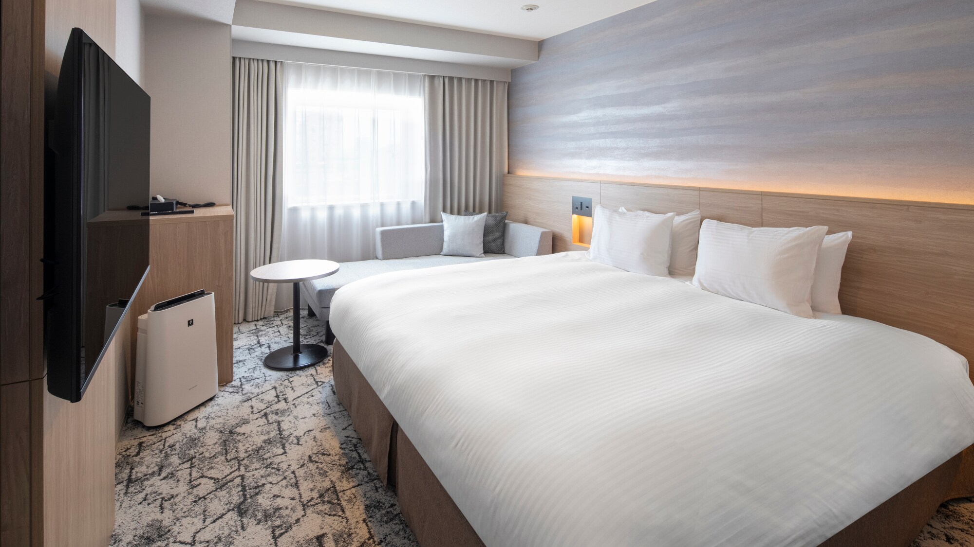 [Renovated in May 2025] Superior King / 23㎡ Western-style room with king-size bed.