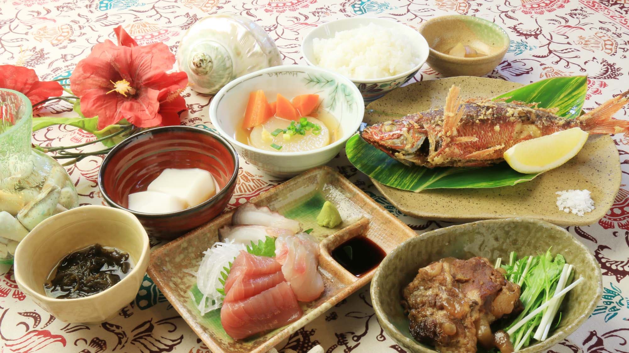 【晚餐示例】我们将为您烹制自制的当地岛屿美食。