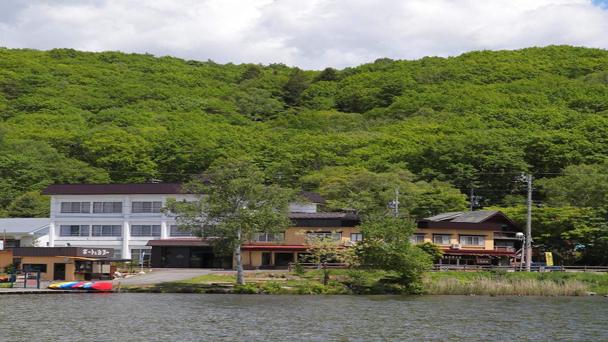 ・Kimimachiso, located on the shores of Lake Shirakaba