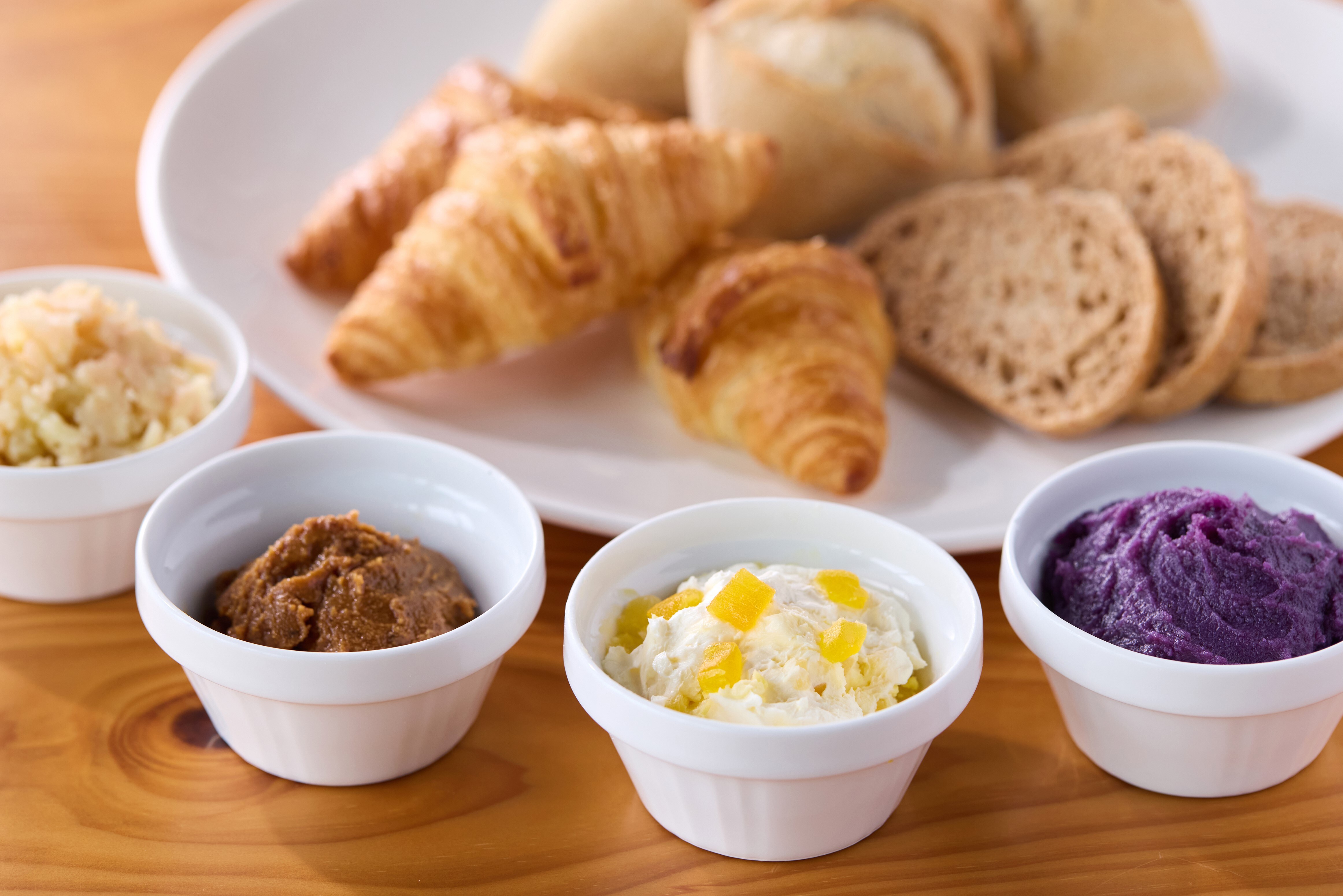 (Breakfast) Bread & spreads