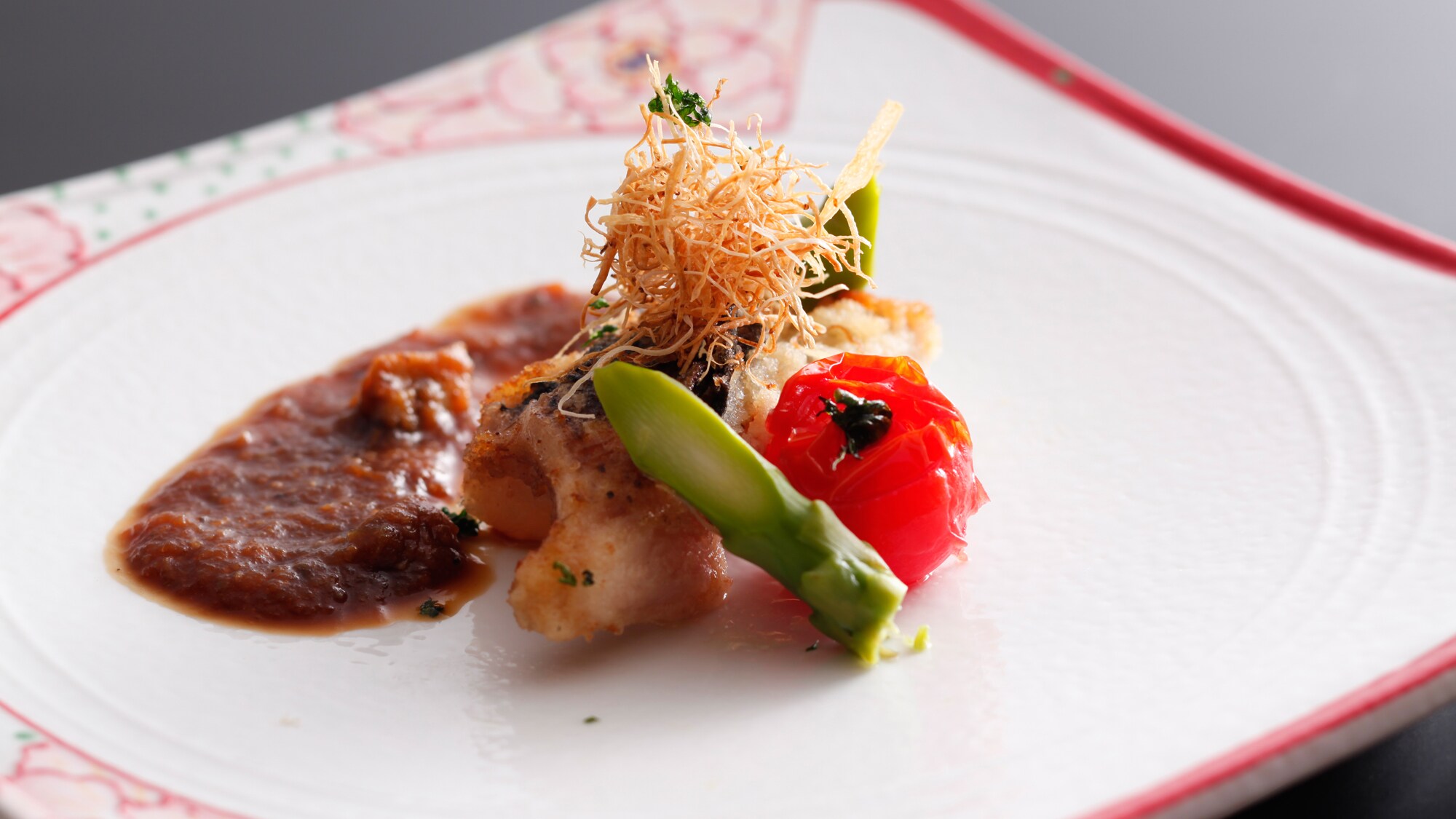 โรงแรมแบบกรุ๊ป "The Shiroyama Terrace Tsuyama Villa | Chef's Dining Sakura" อาหารค่ำแบบไคเซกิ (ภาพ)