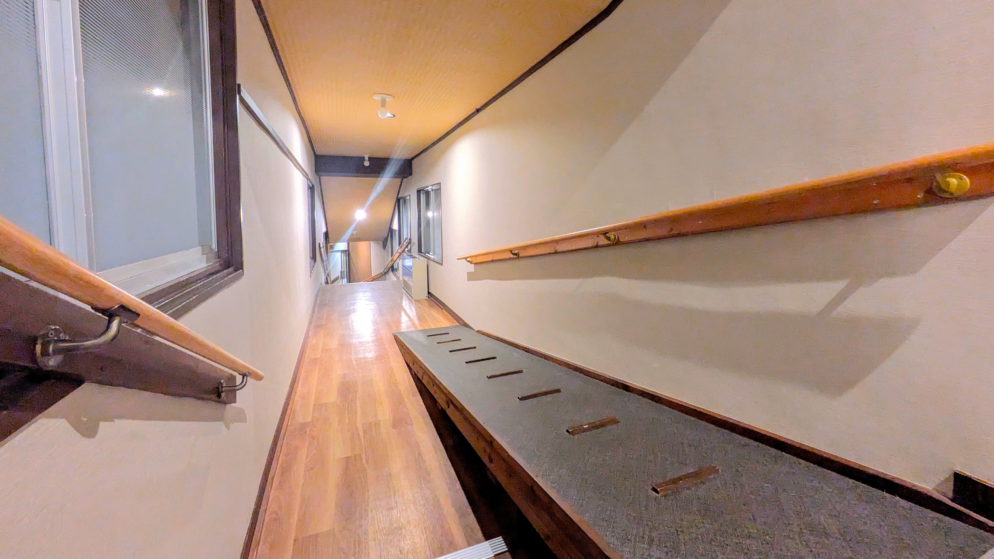 Path to the large bath