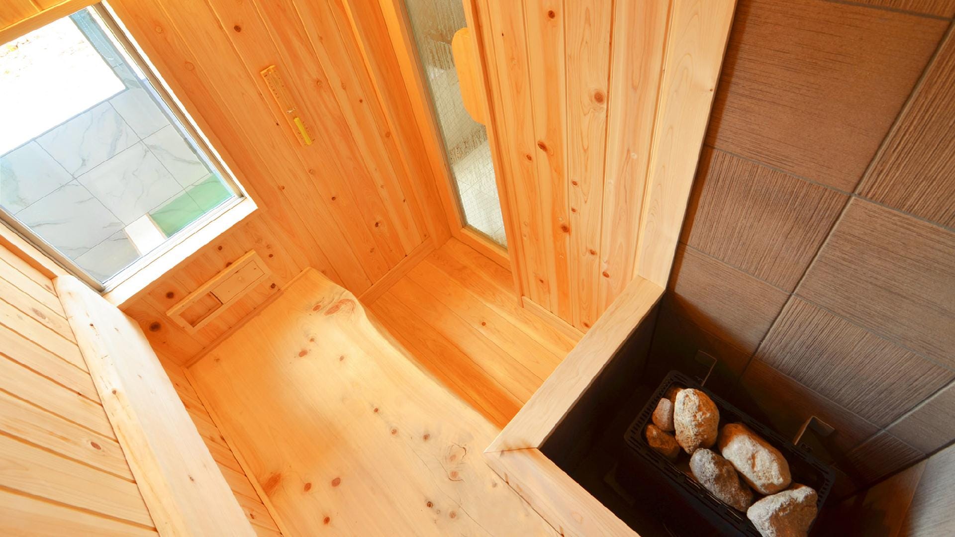 ・Spring Scene: Sauna
