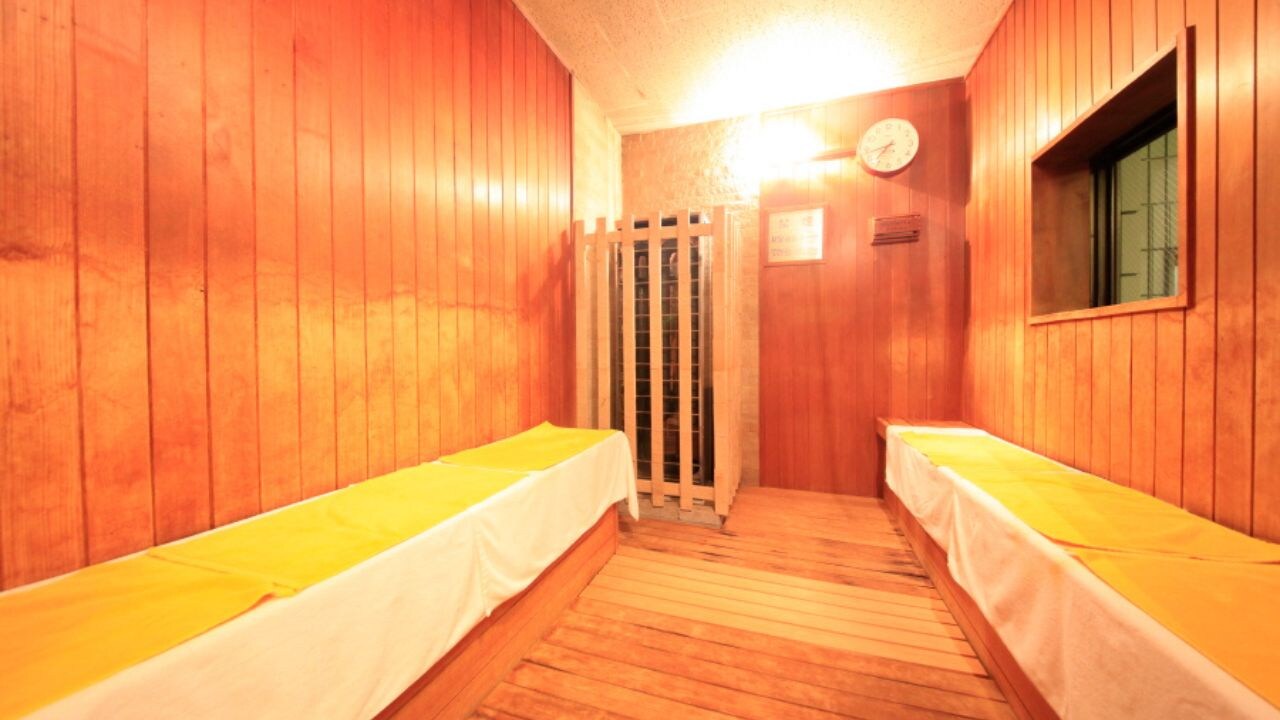 Far infrared sauna (installed for both men and women)
