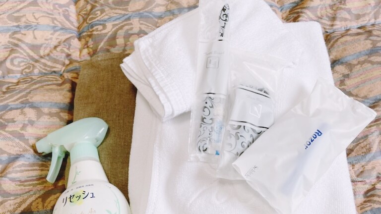 * [Room amenities] We have various amenities such as towels and disinfectant deodorants.