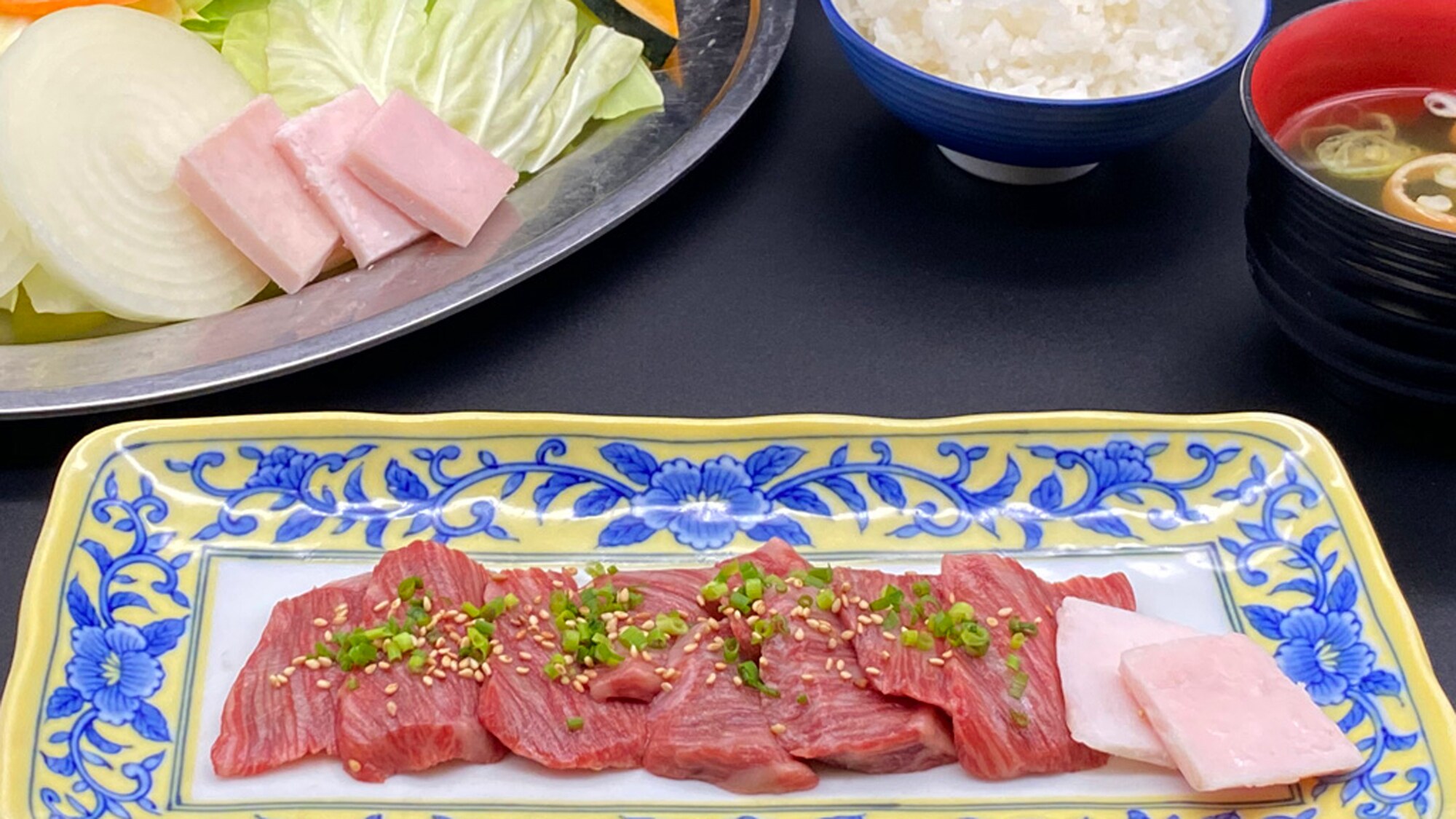 The all-you-can-eat premium kalbi/all-you-can-eat and all-you-can-drink Sapporo draft beer plans are very popular!