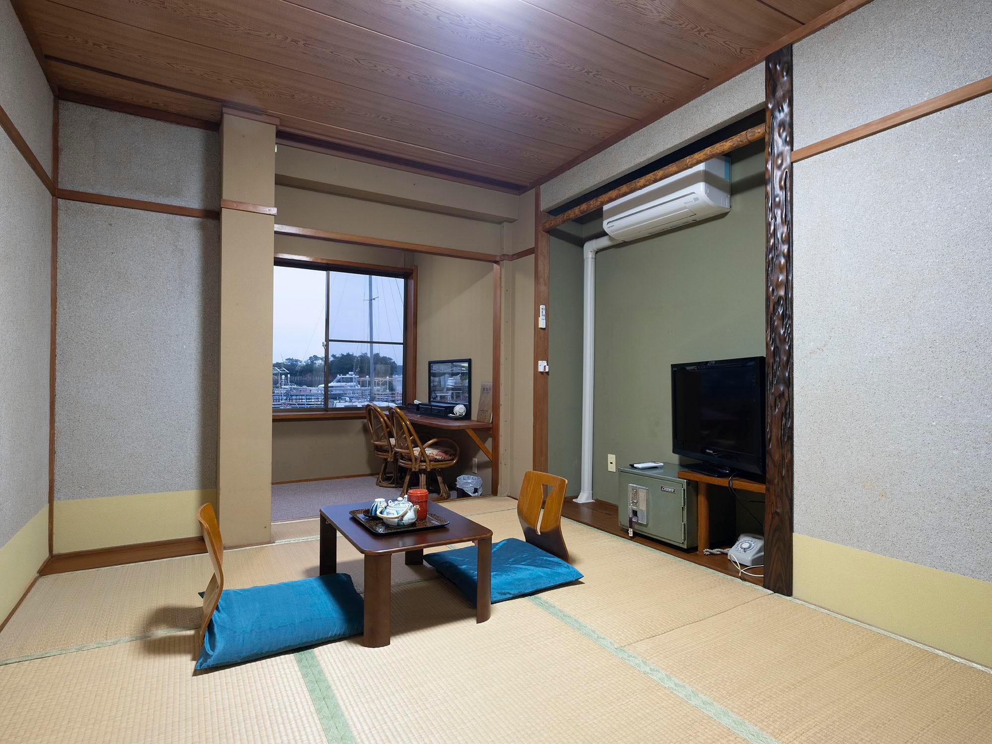 Japanese-style room 6 tatami mats
