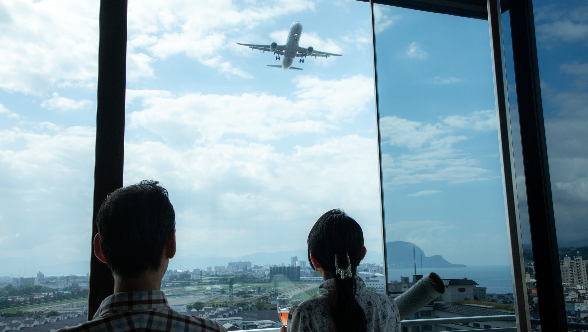 【SKY SALON BOUKYOU】位於湯之川地區最高點的休息室。可以近距離感受天空和飛機。
