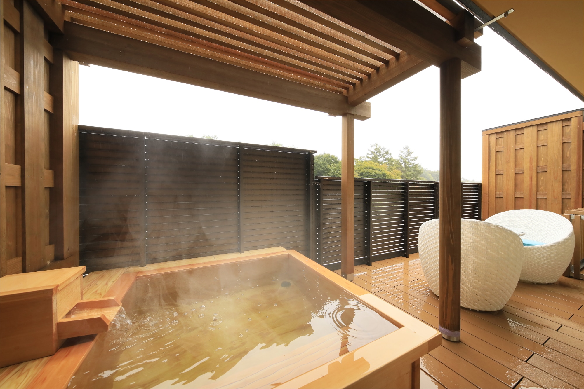 Modern Japanese-style room with open-air bath [Ayakumo] [Soten] Open-air bath