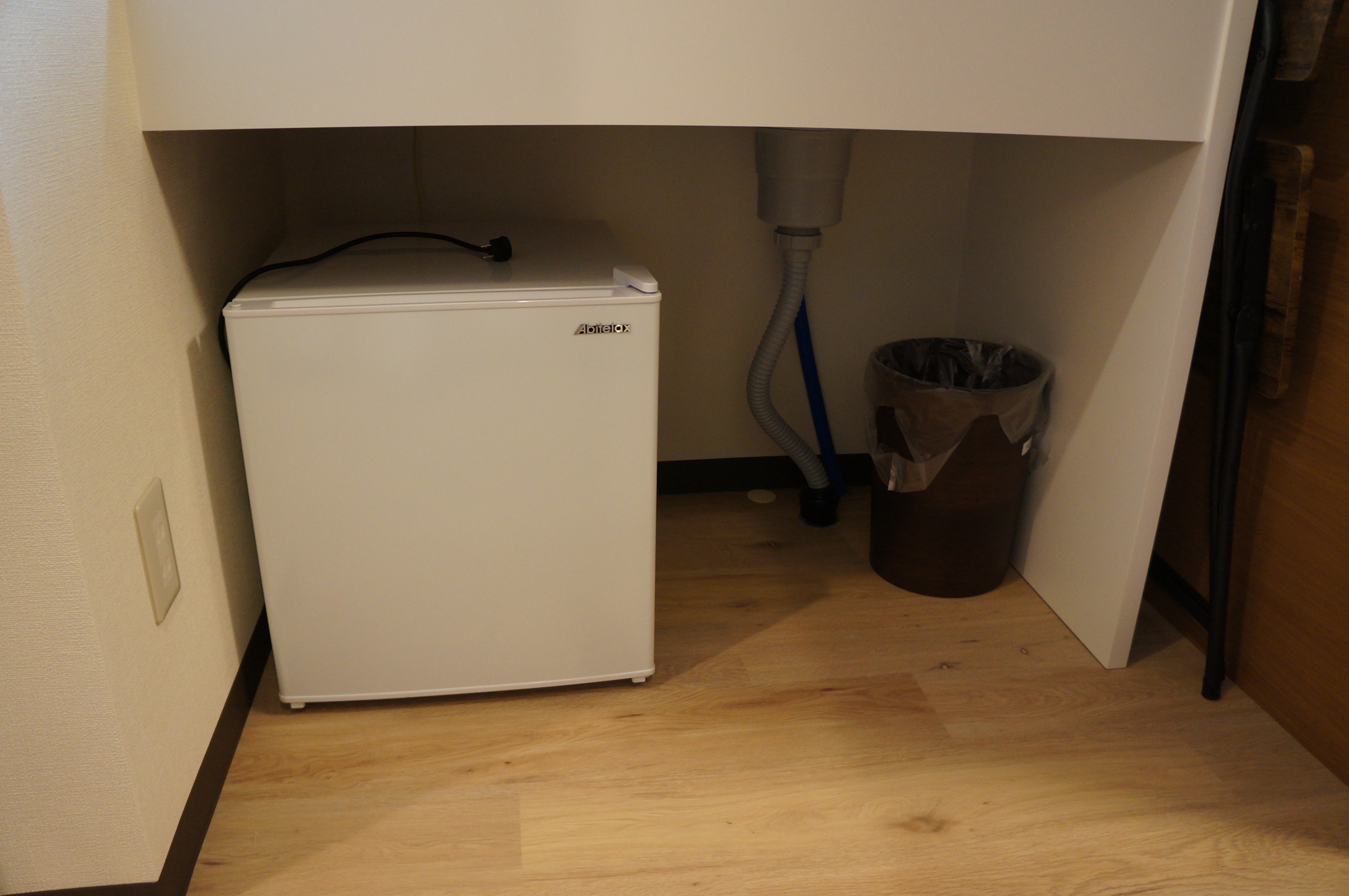 Private room refrigerator