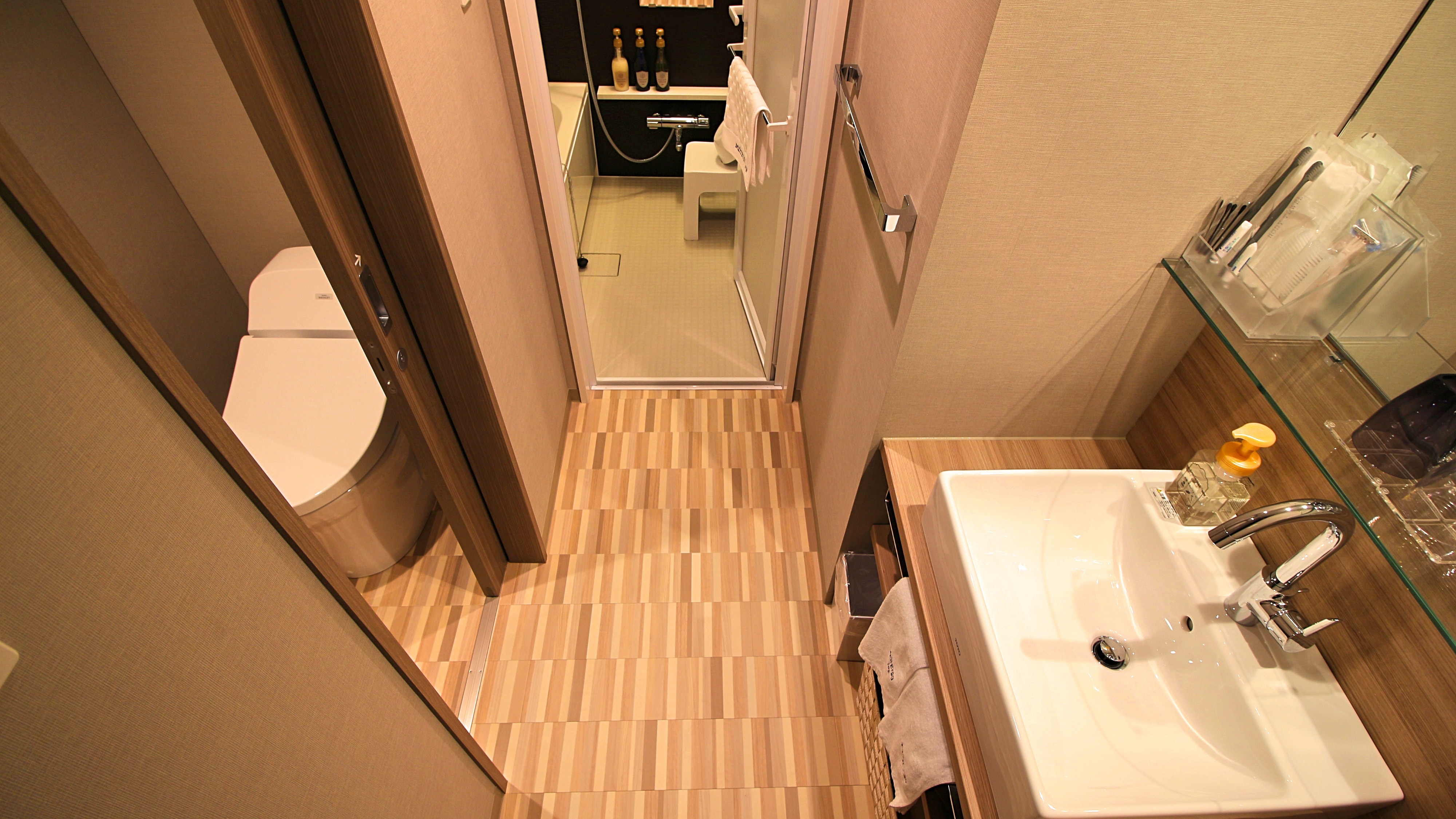 Kamar Mandi Twin / Superior Twin Sedang, Toilet, Wastafel