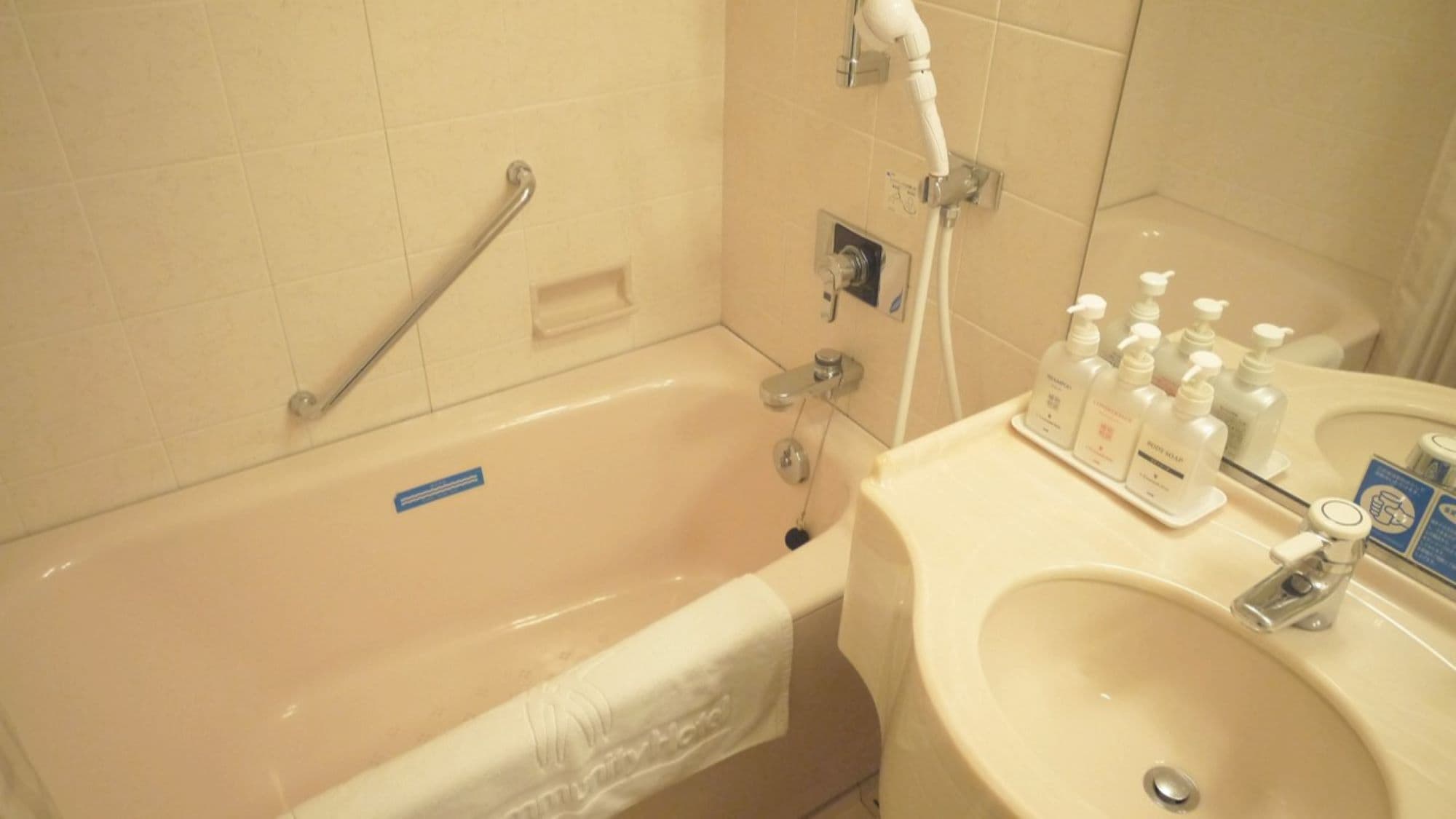 [Bathroom] Enjoy a relaxing bath time in the spacious bathroom.