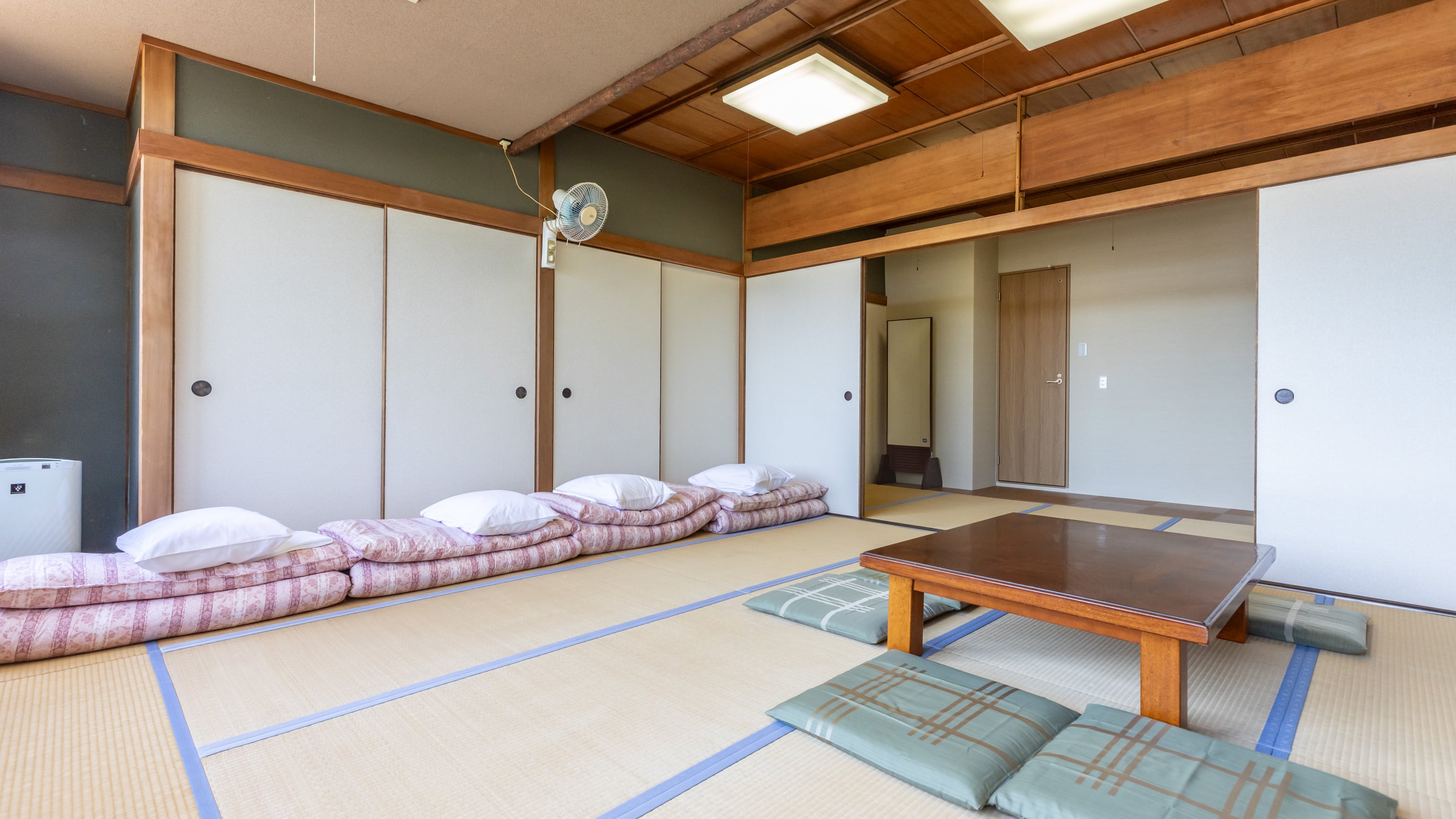 [Non-smoking] Japanese-style room for 1-6 people