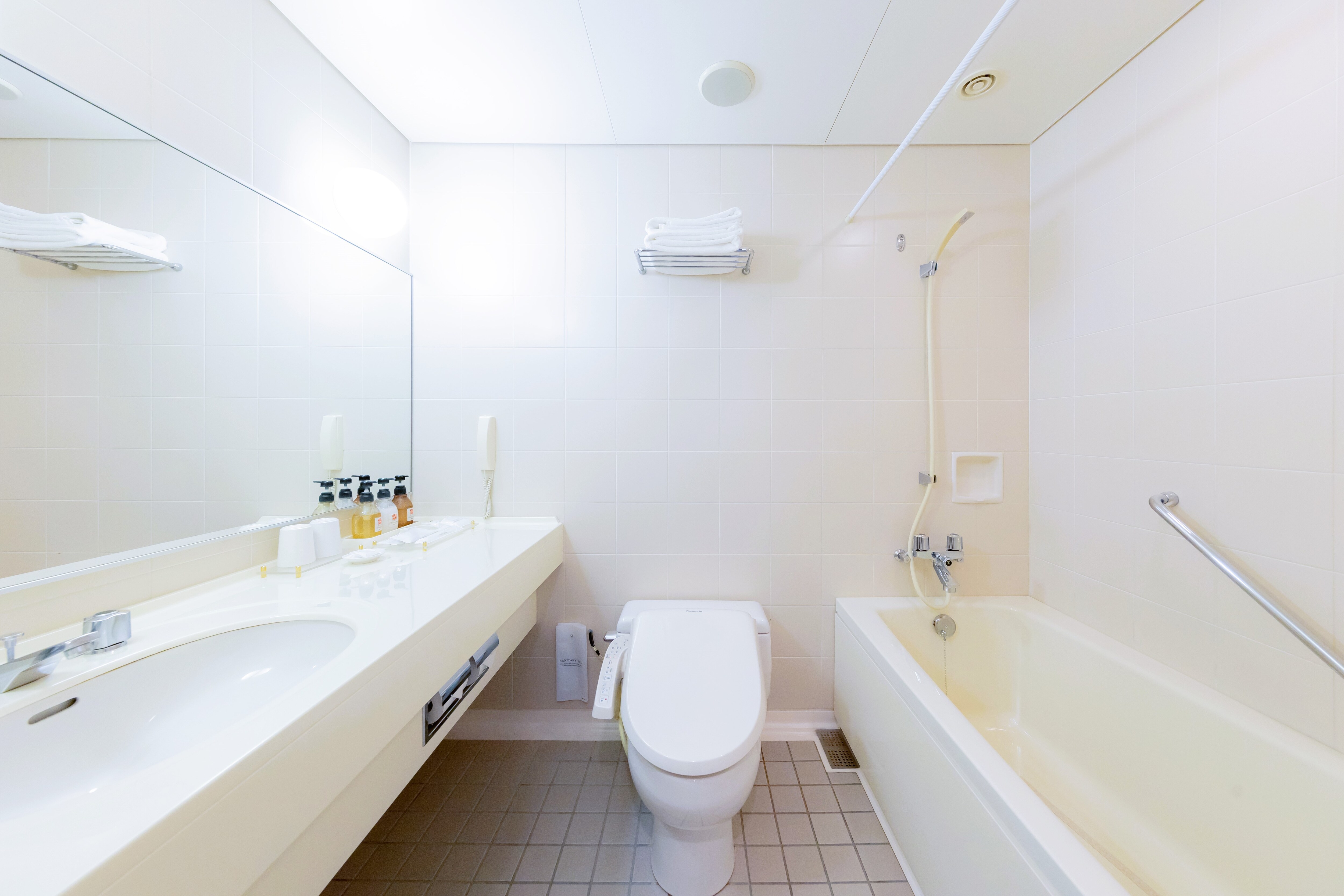Kamar mandi lengkap
